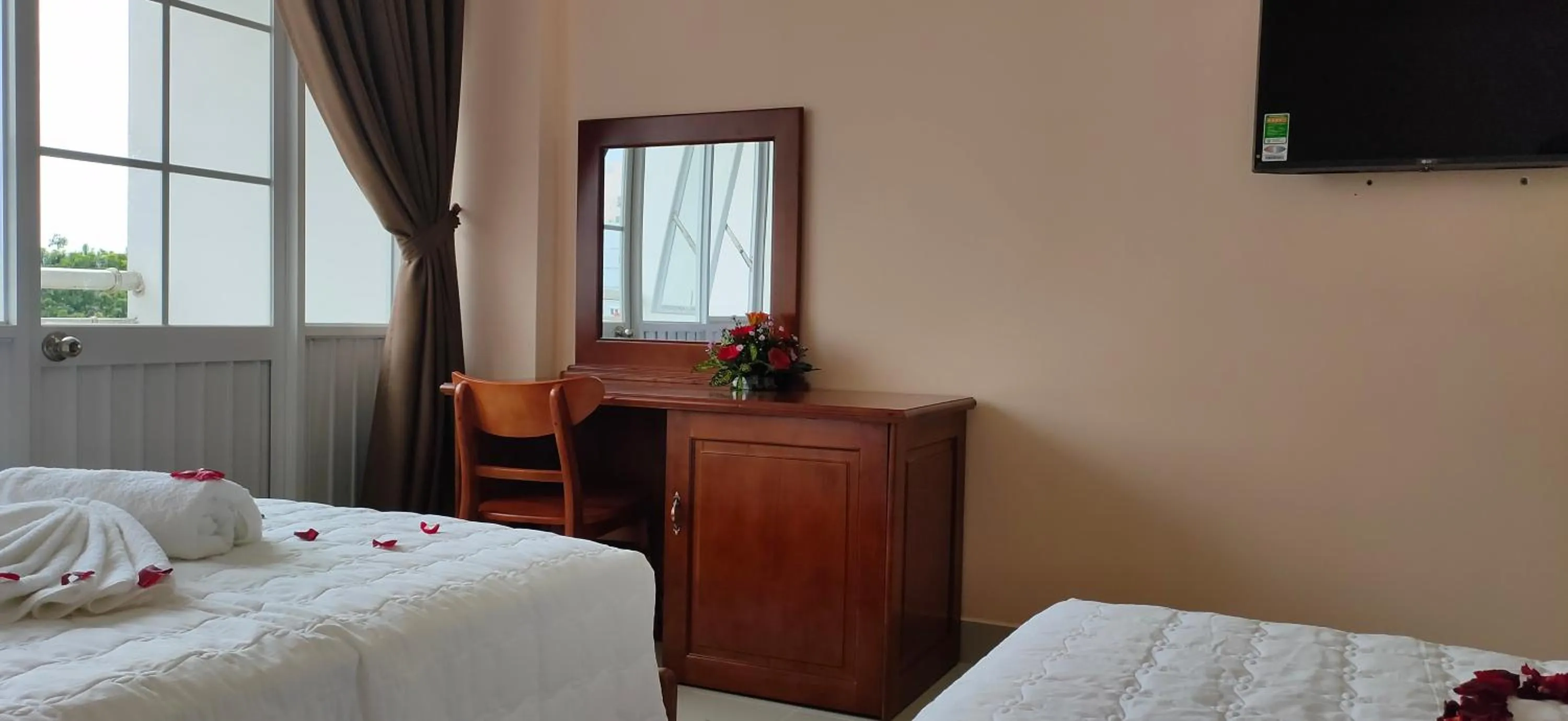 Bed in Thanh Nien Hotel - Vung Tau