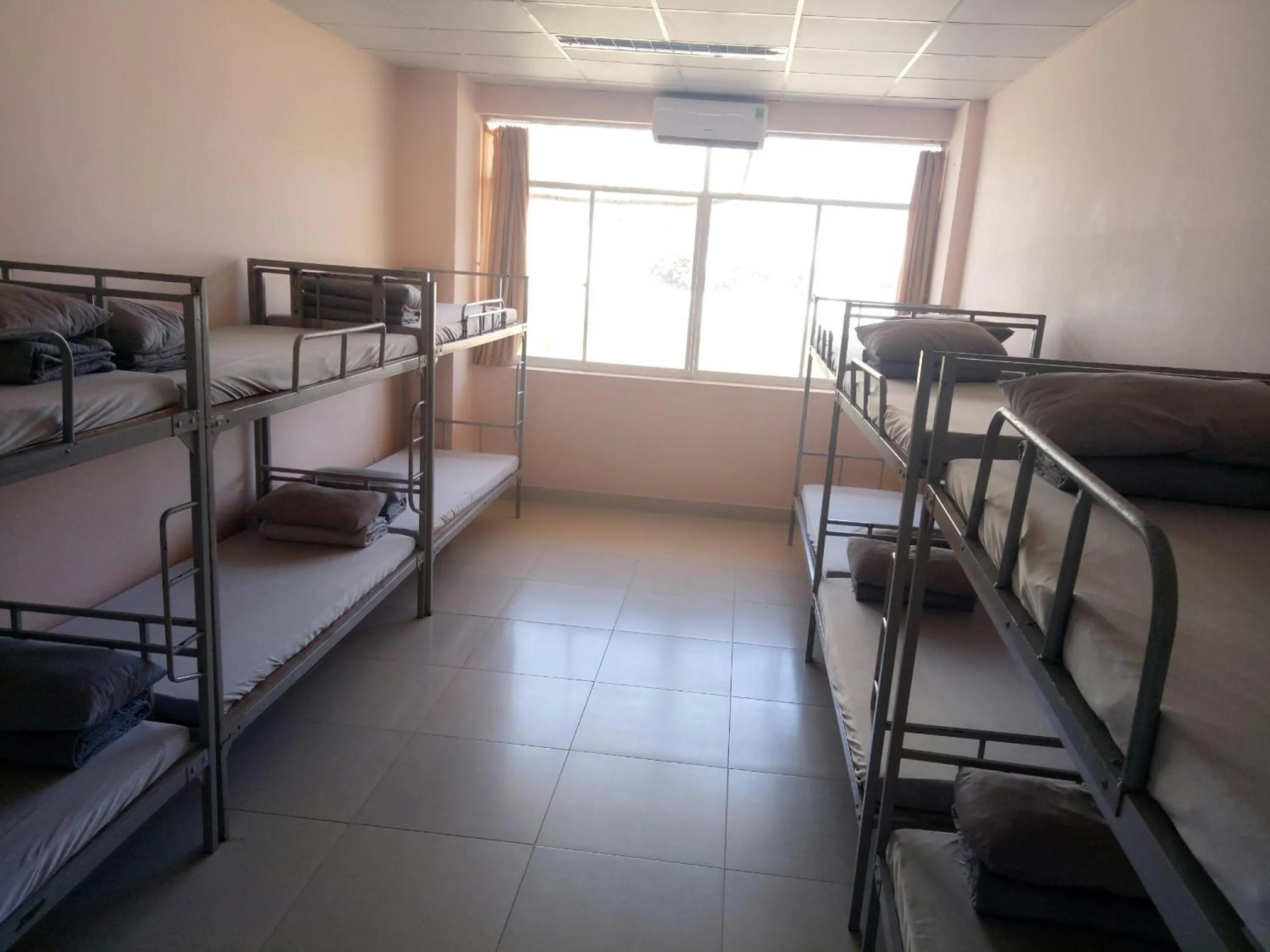 Bed in Thanh Nien Hotel - Vung Tau