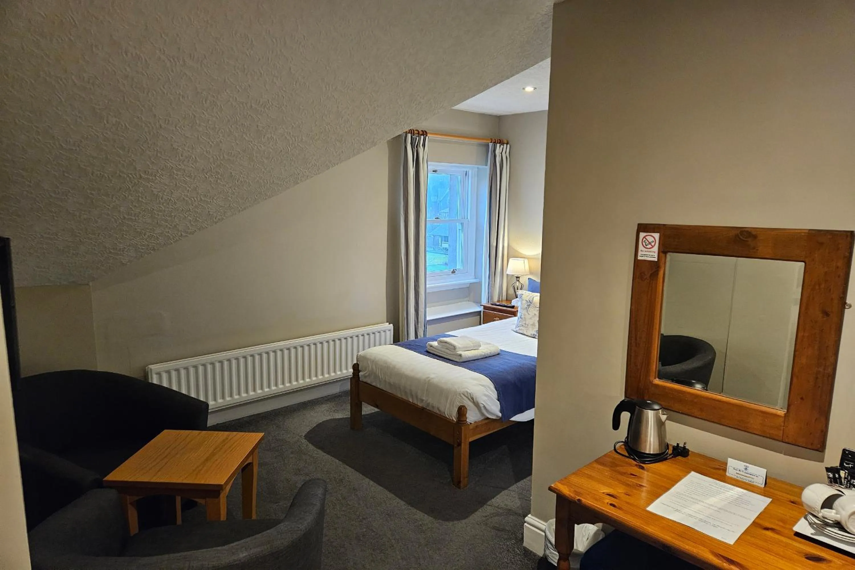 Bedroom, Bed in Brathay Lodge