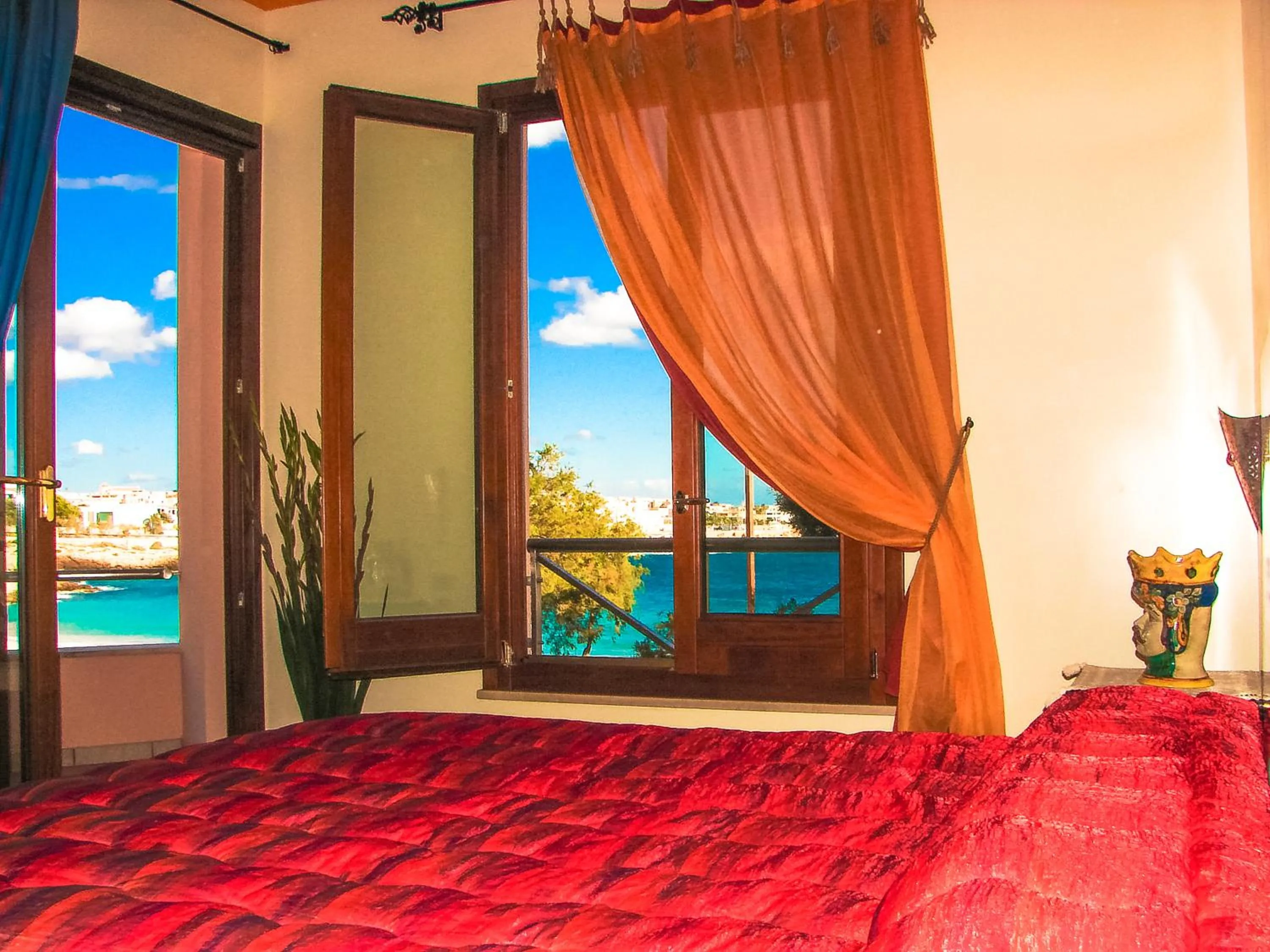 Bedroom, Bed in Hotel Il Faro Della Guitgia Tommasino