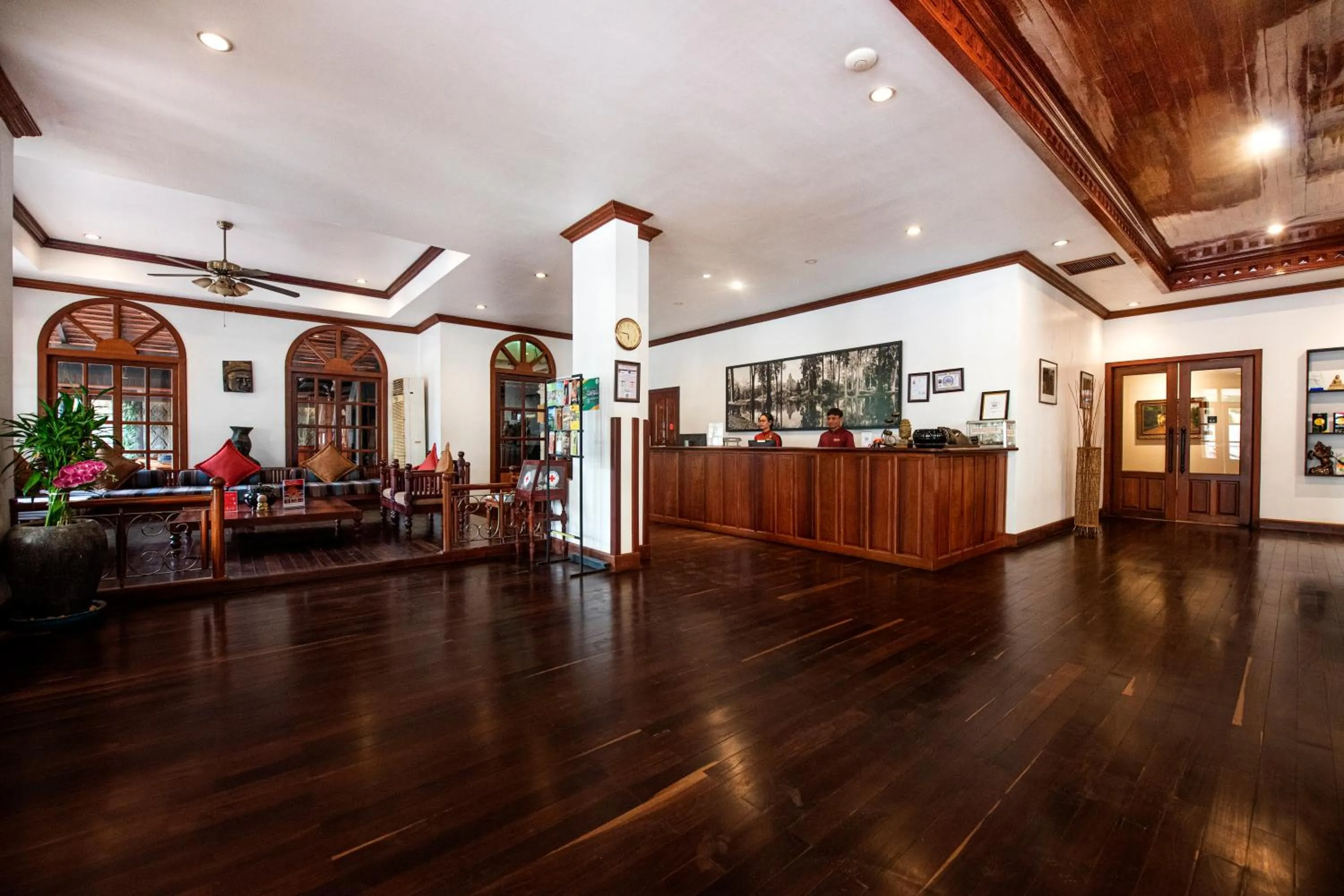 Lobby or reception in The Suite By Royal Crown Hotel