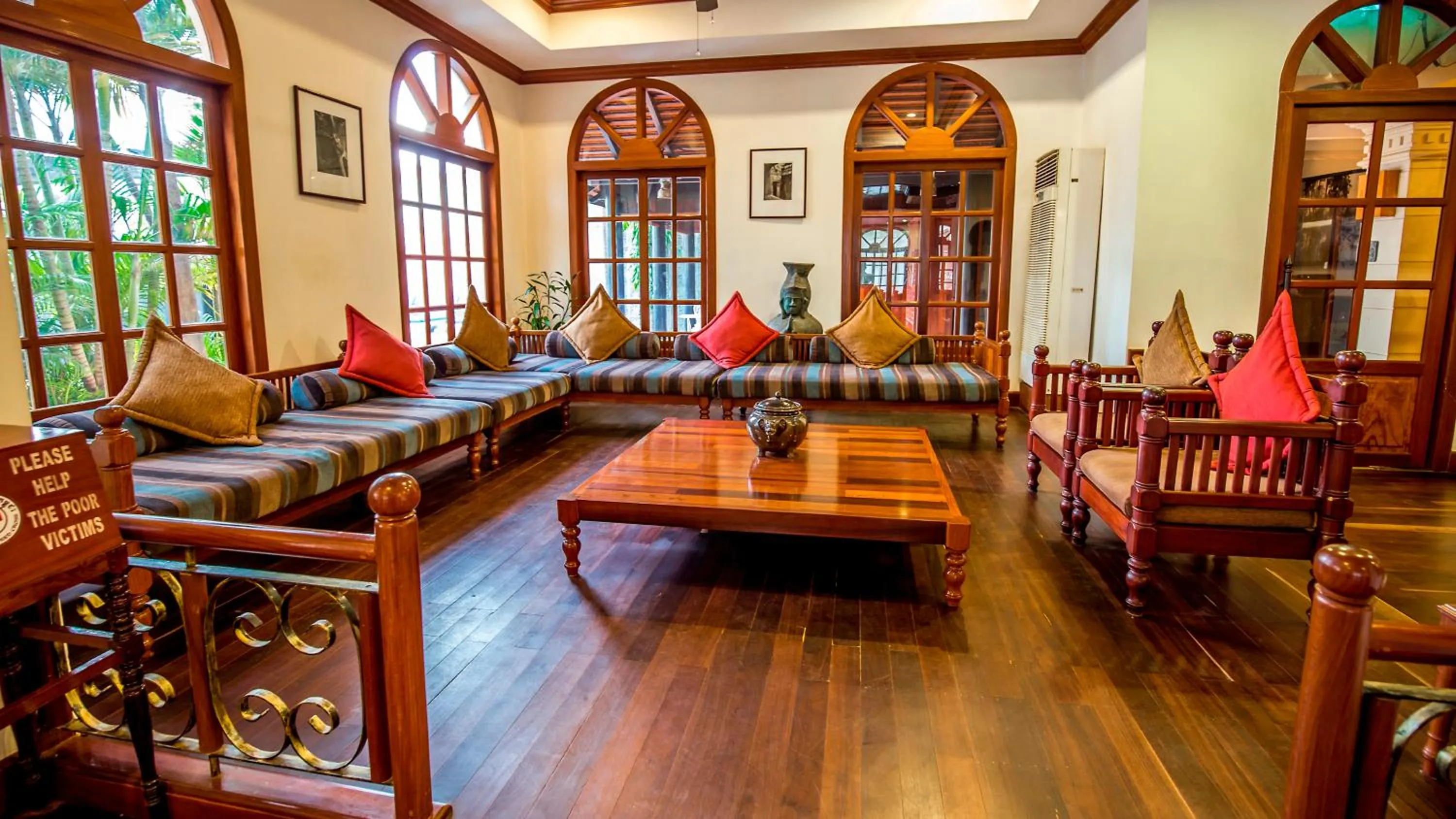 Lobby or reception in The Suite By Royal Crown Hotel