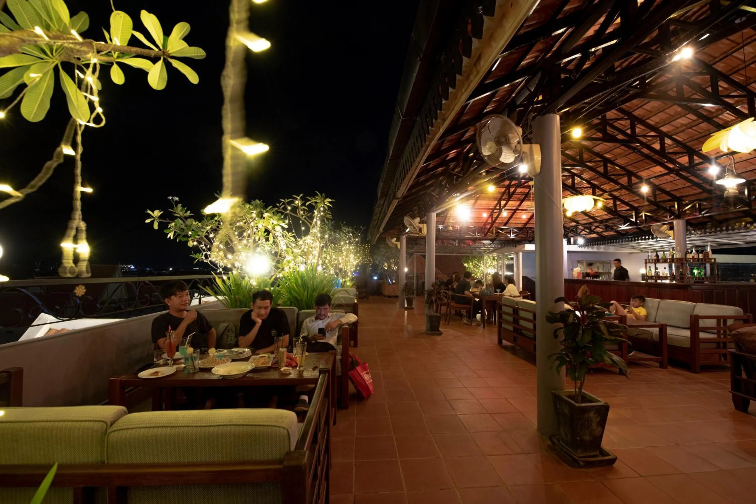 Lounge or bar in The Suite By Royal Crown Hotel