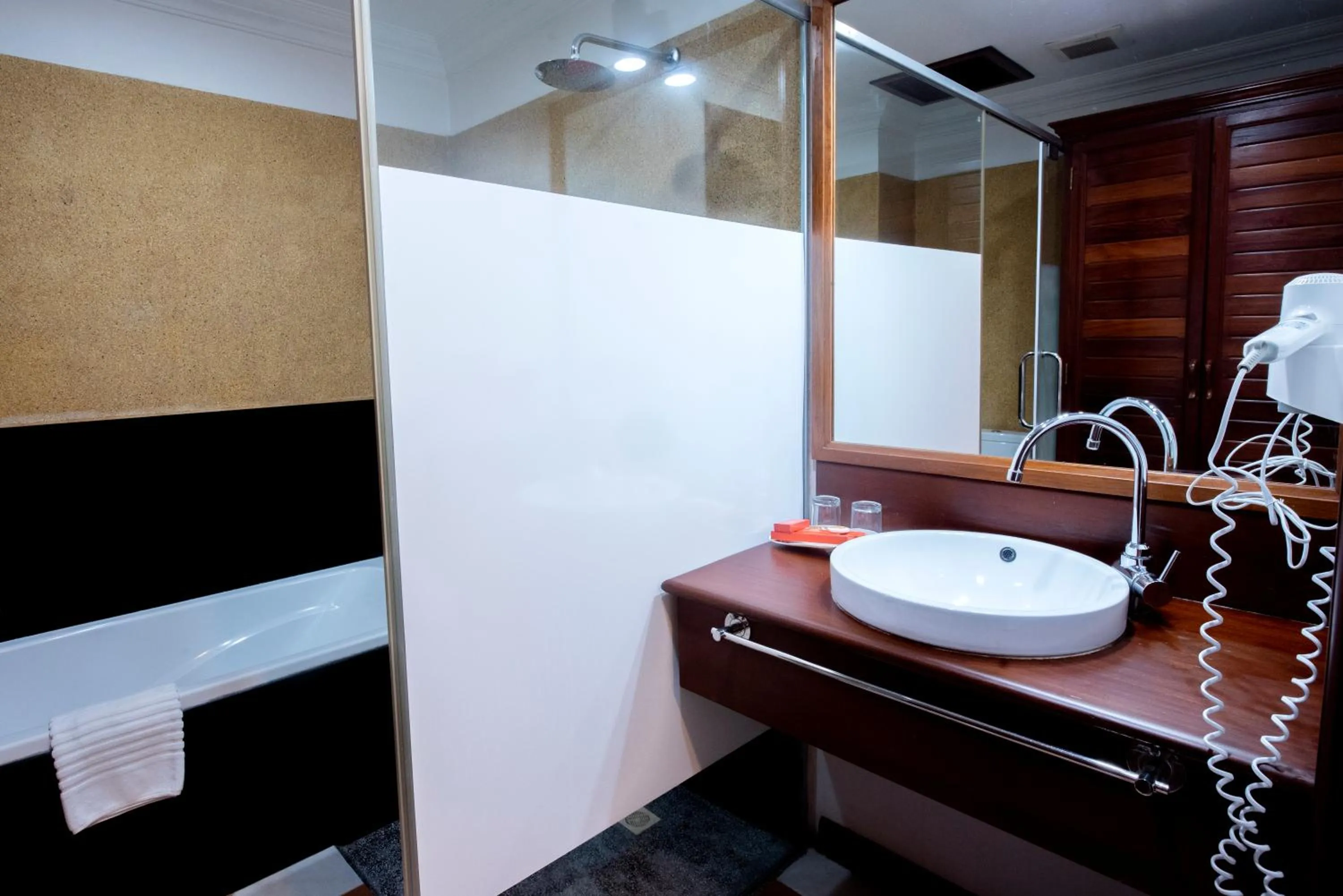 Bathroom in The Suite By Royal Crown Hotel