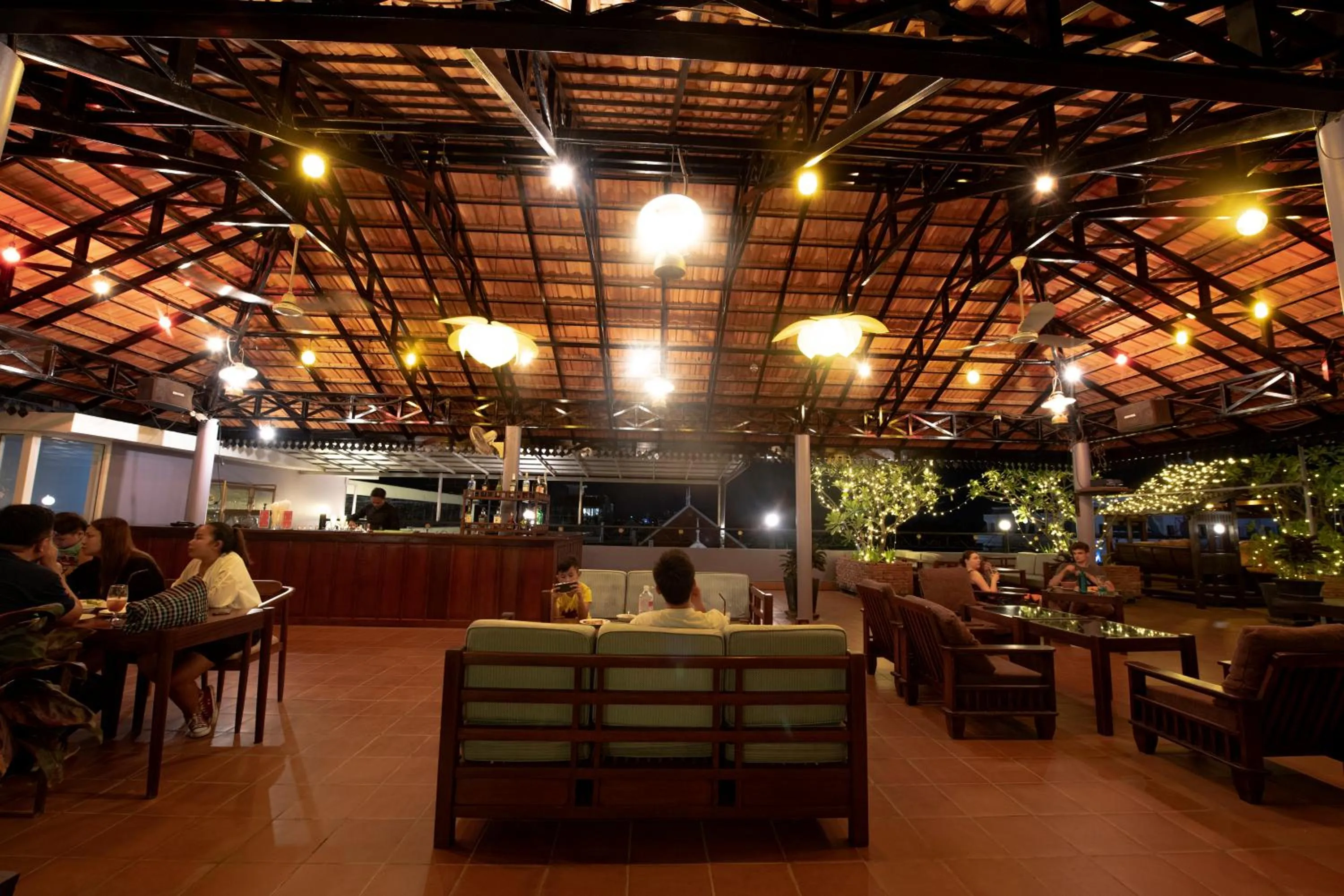 Lounge or bar in The Suite By Royal Crown Hotel