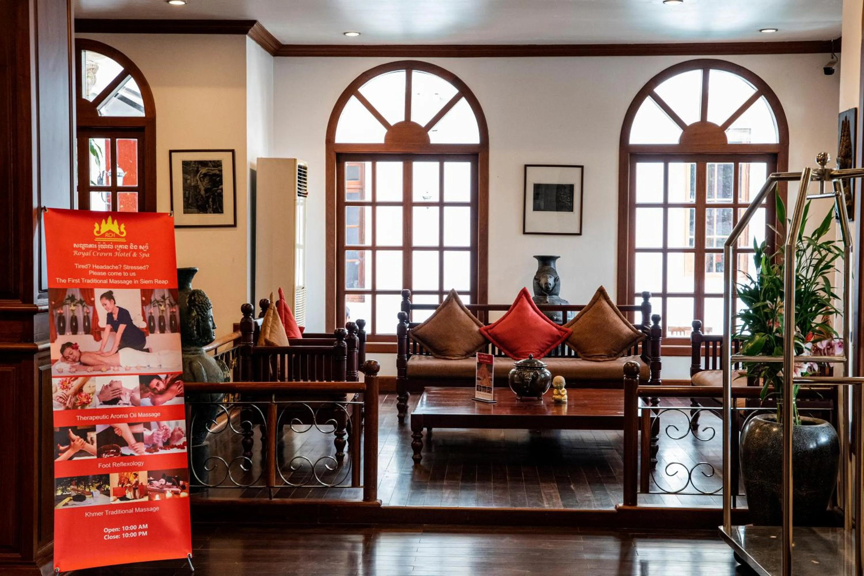 Lobby or reception in The Suite By Royal Crown Hotel