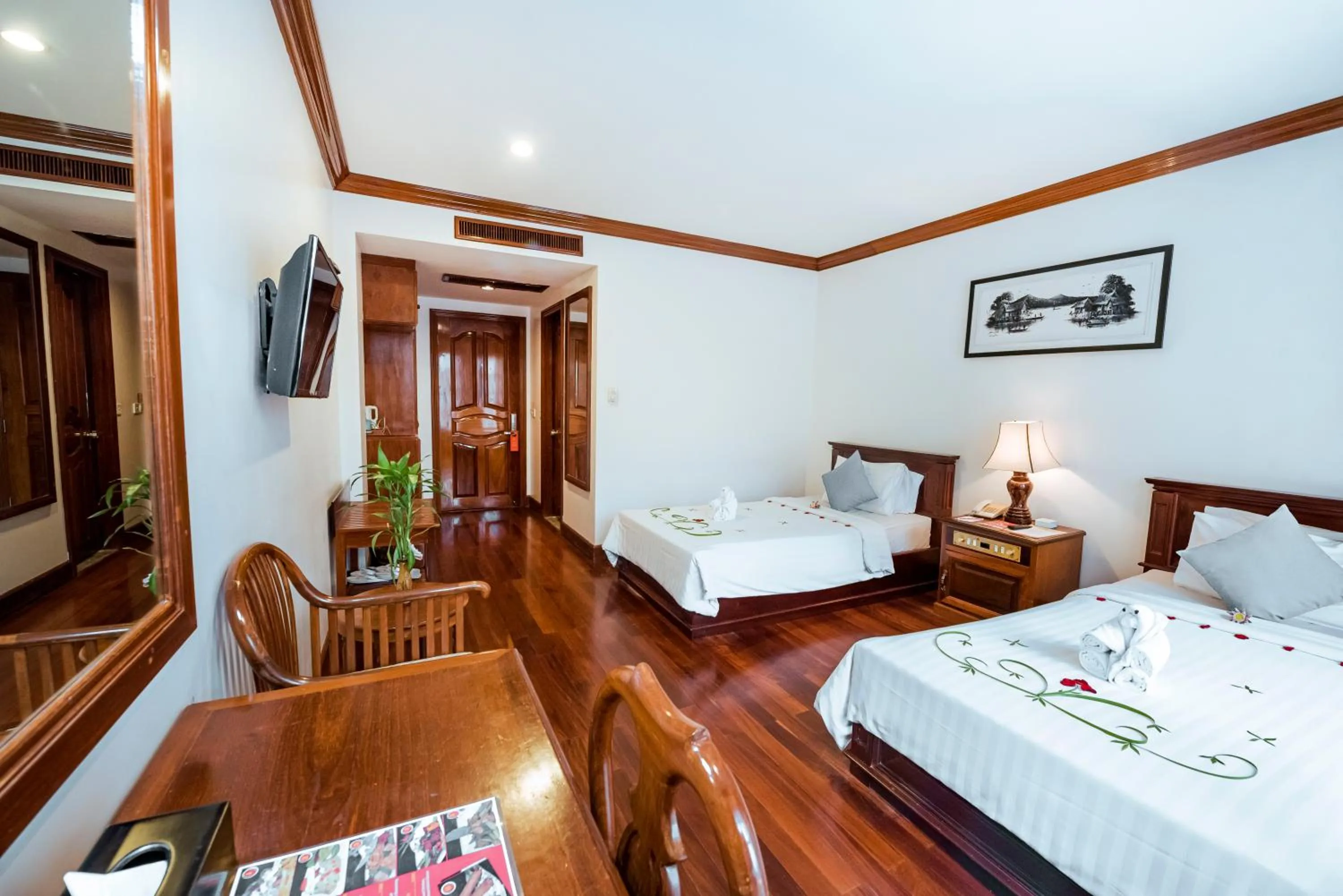 Bedroom, Bed in The Suite By Royal Crown Hotel