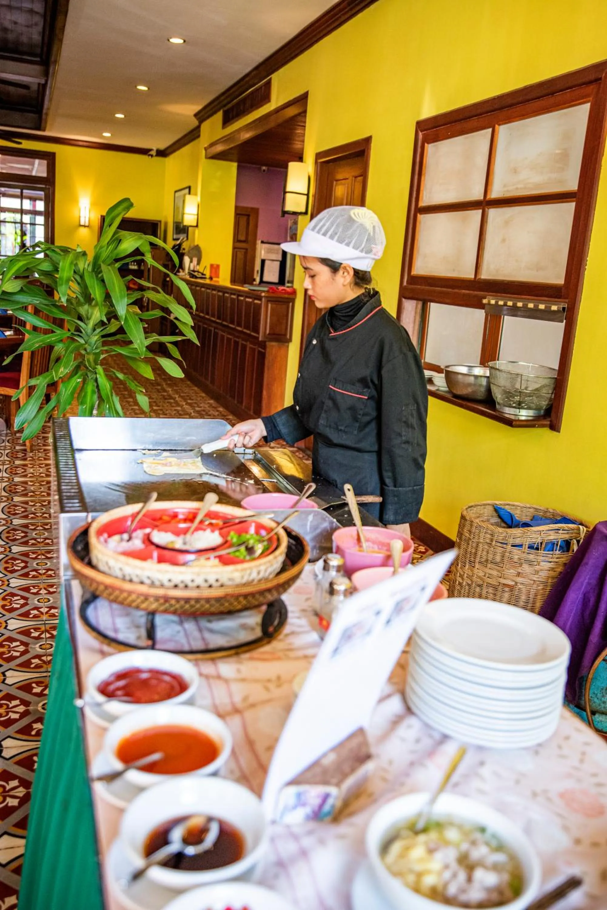 Restaurant/places to eat in The Suite By Royal Crown Hotel