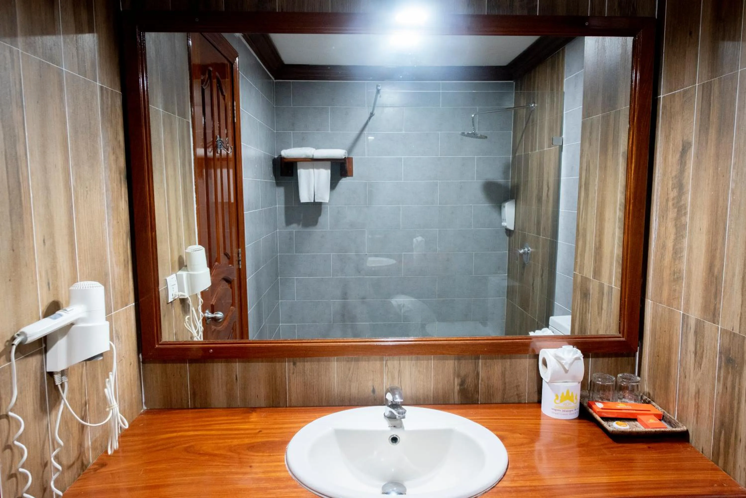 Bathroom in The Suite By Royal Crown Hotel