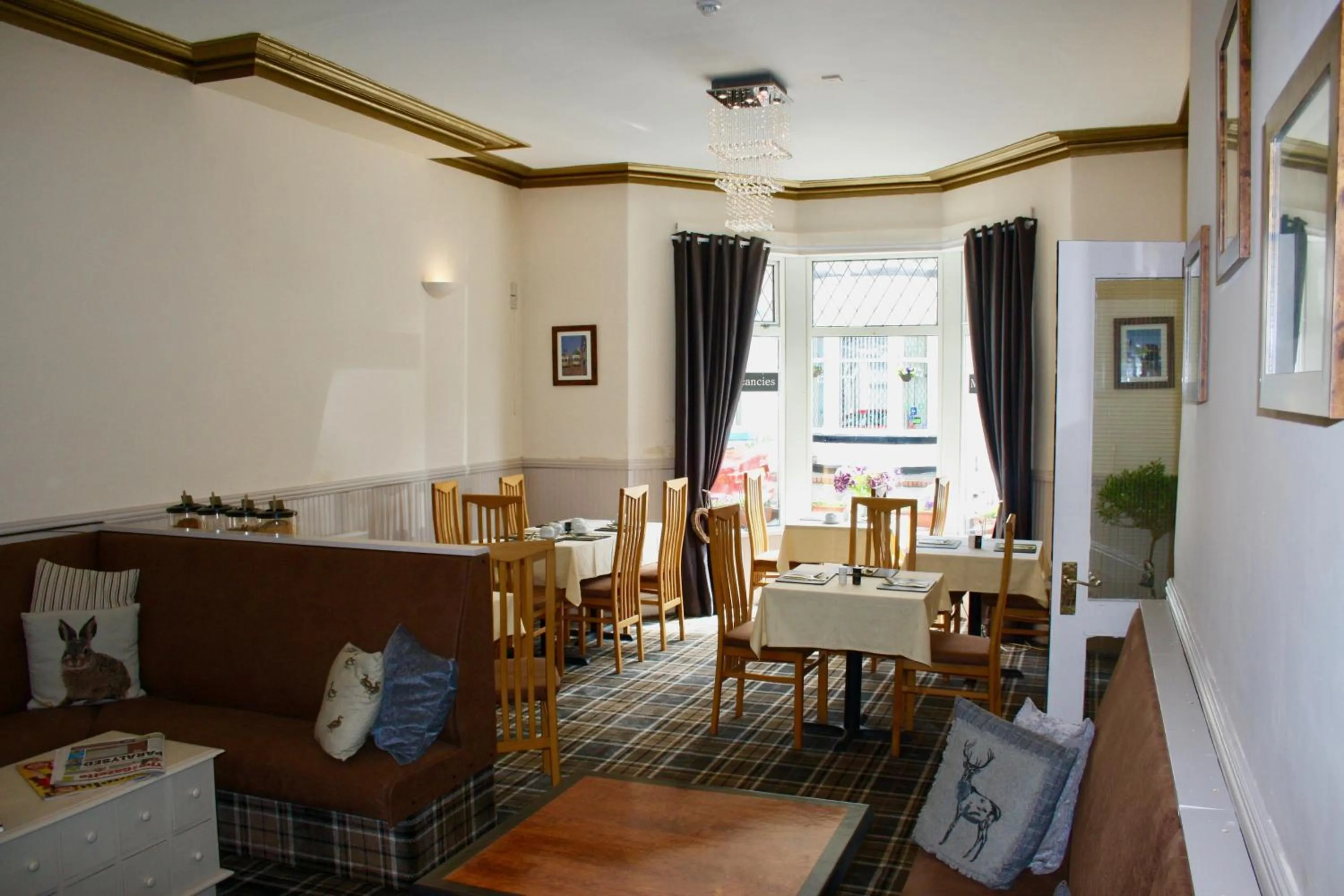 Restaurant/places to eat in No 34