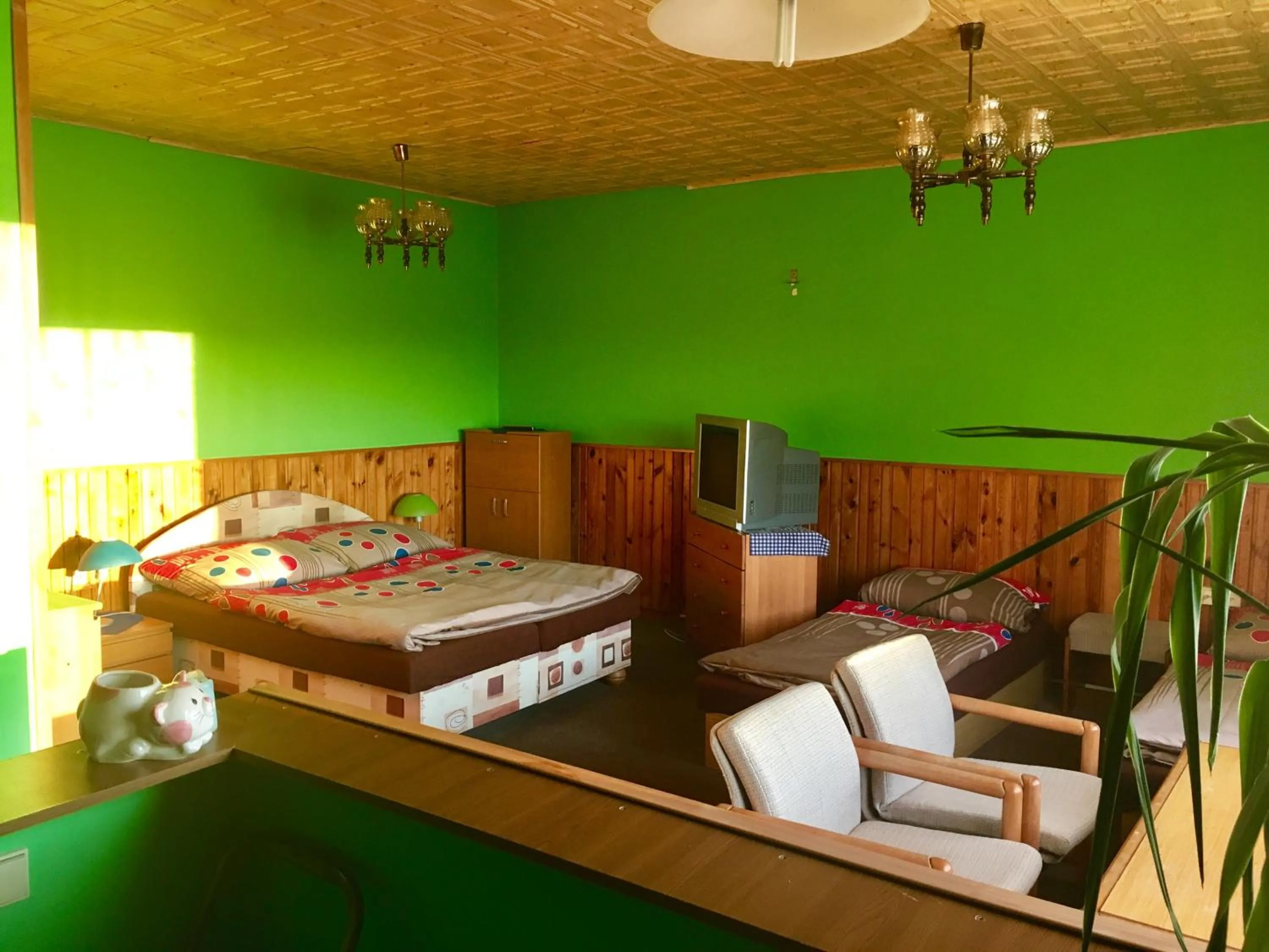 Living room, Bed in Hotel Na Trojce