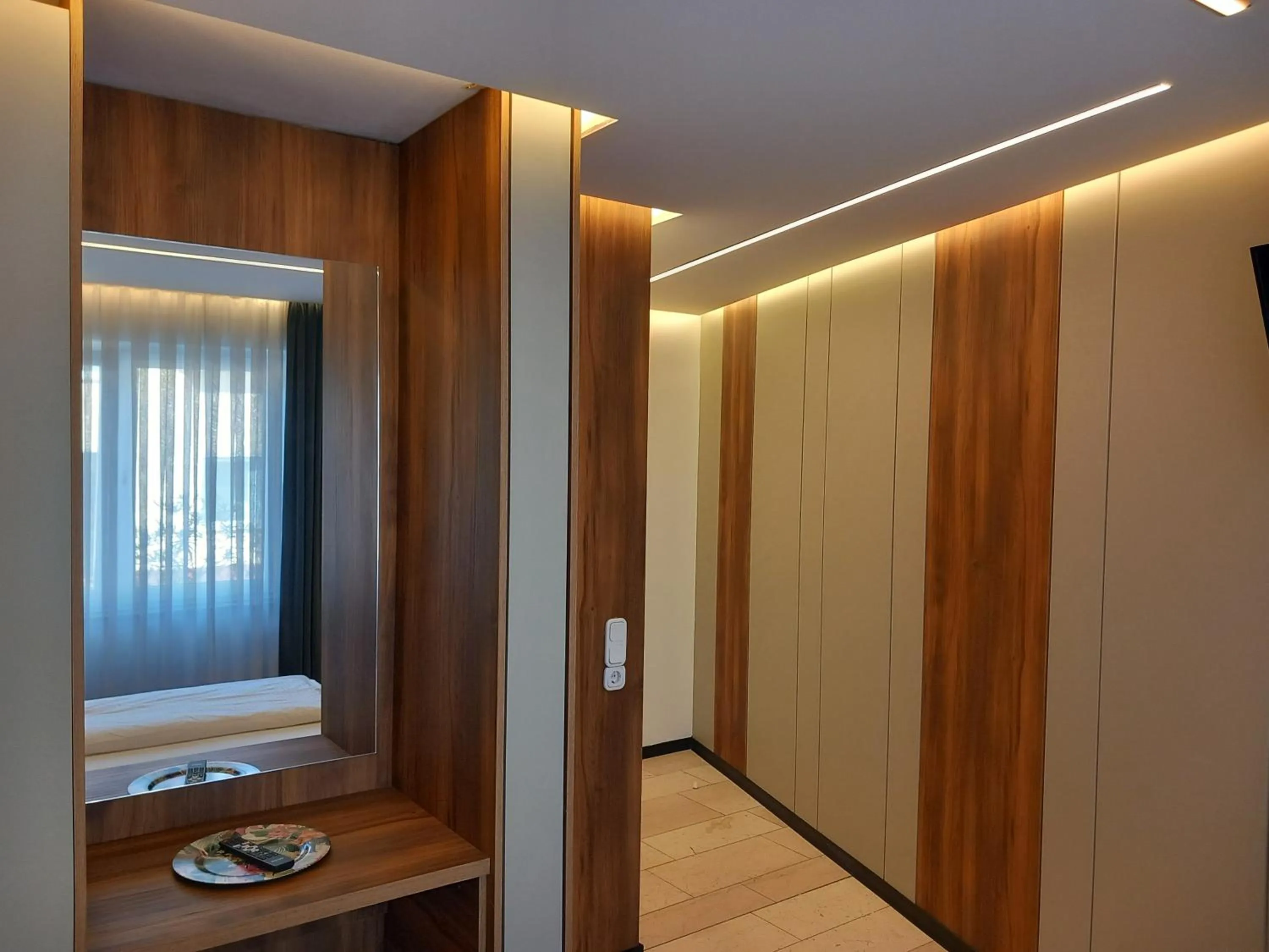 wardrobe in Hotel Hafez