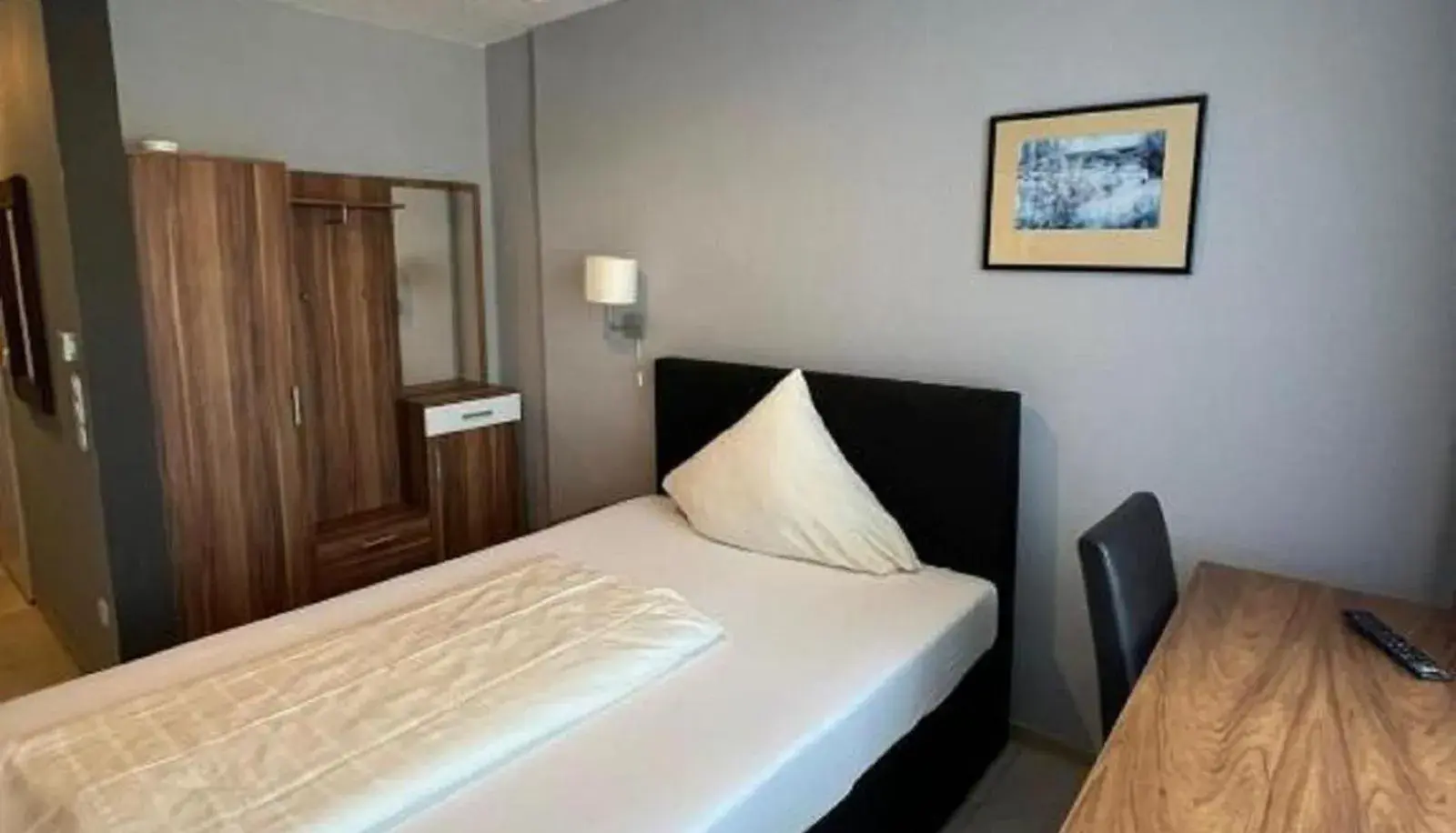 Small Single Room in Hotel Hafez Small Single Room in Hotel Hafez