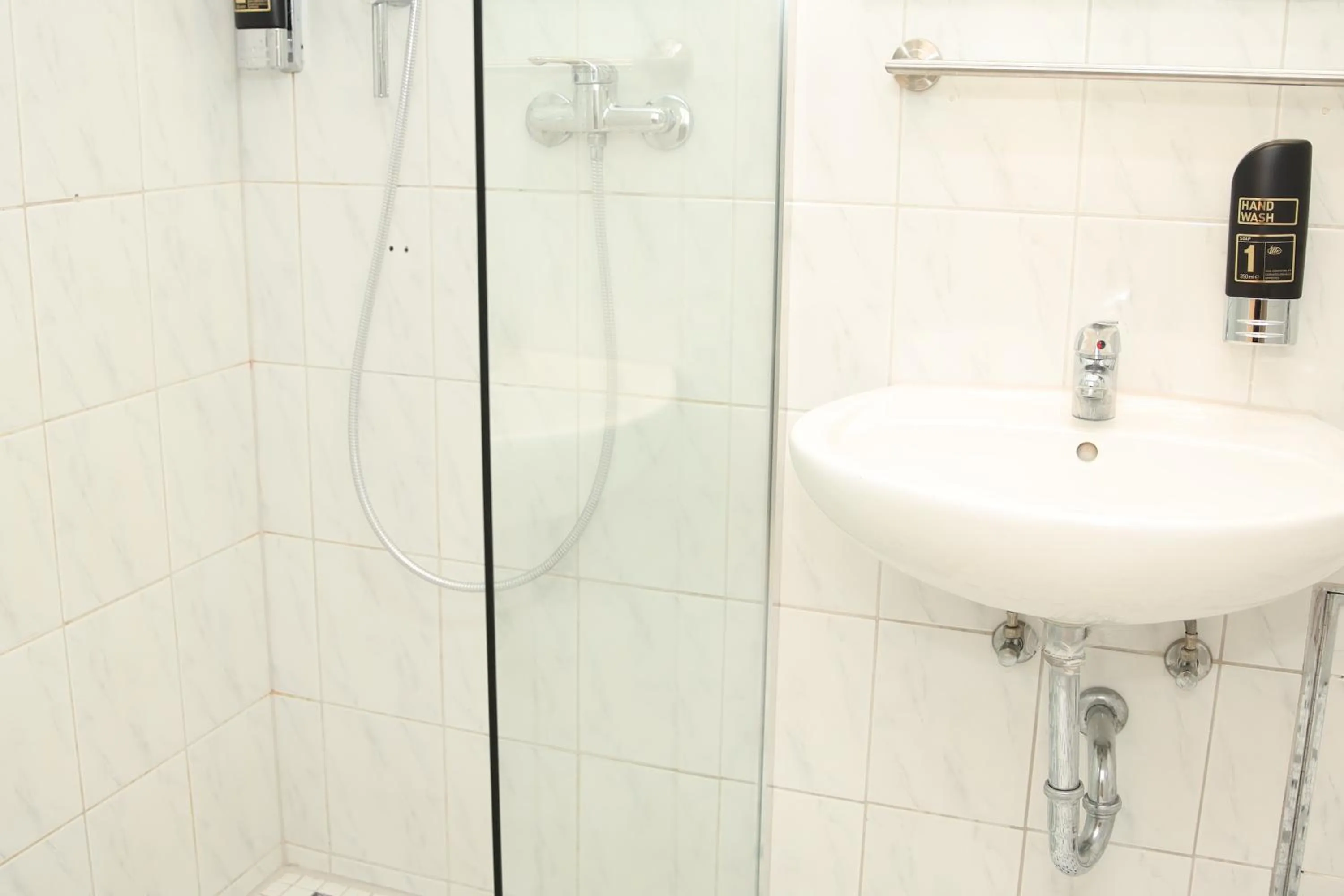 Bathroom in Hotel Hafez