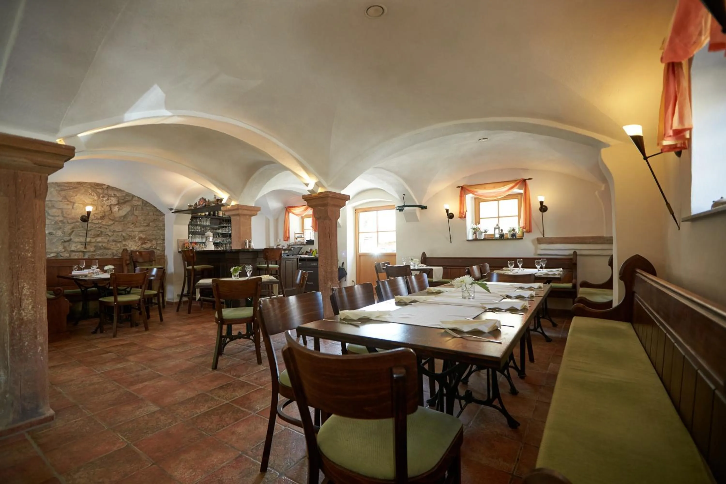 Restaurant/places to eat in Fischerhof