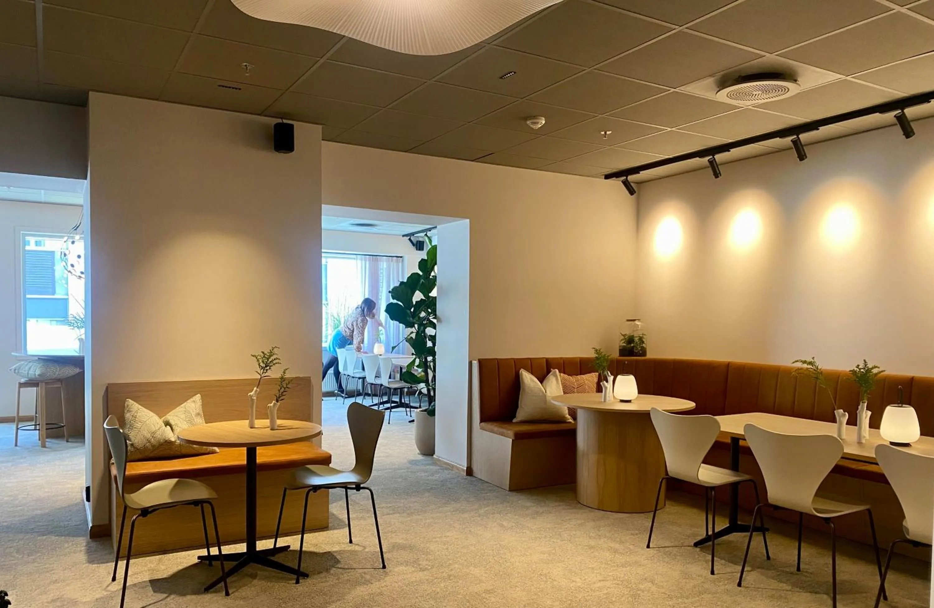 Restaurant/places to eat in Comfort Hotel Park