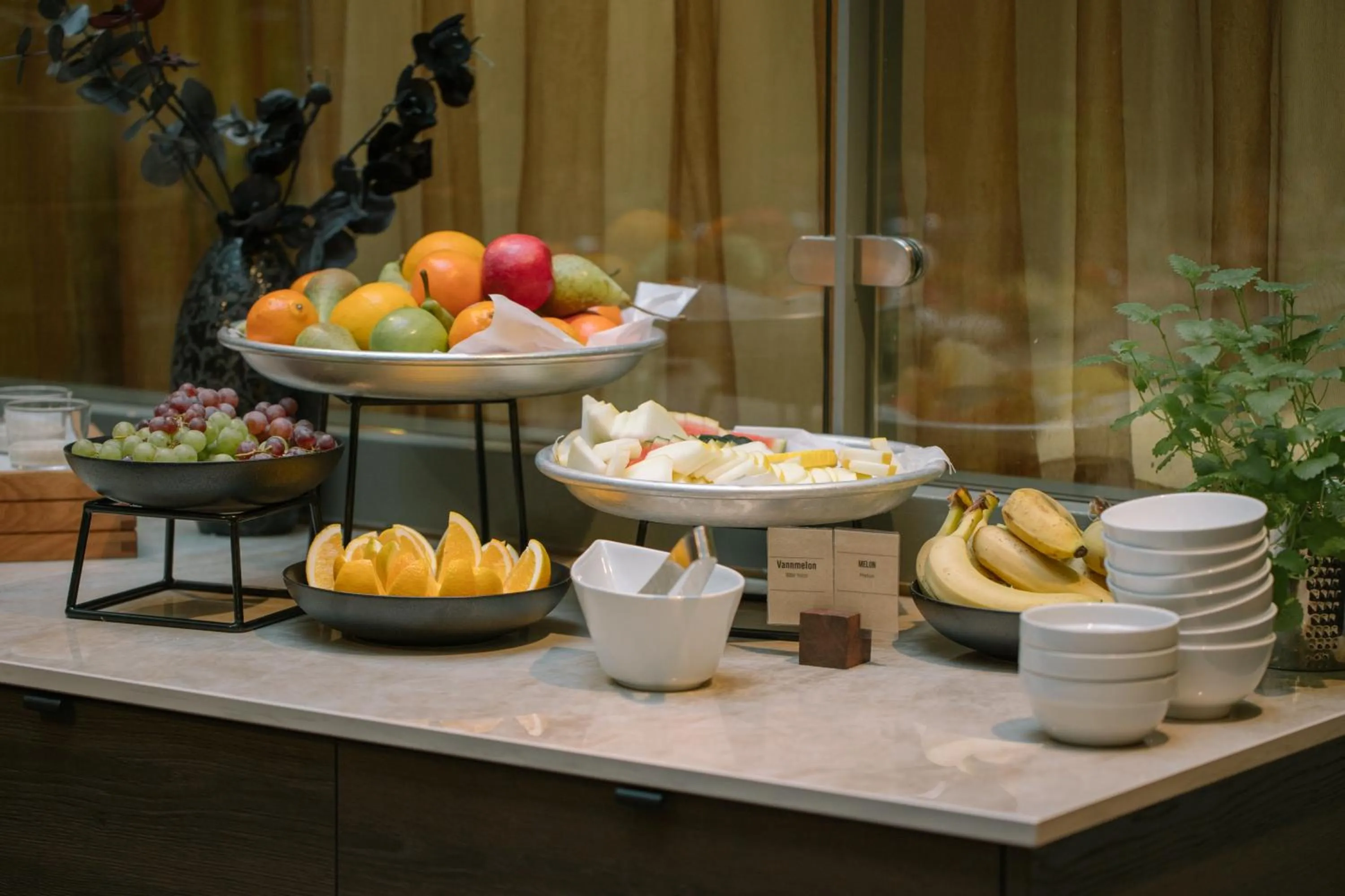 Buffet breakfast in Comfort Hotel Park