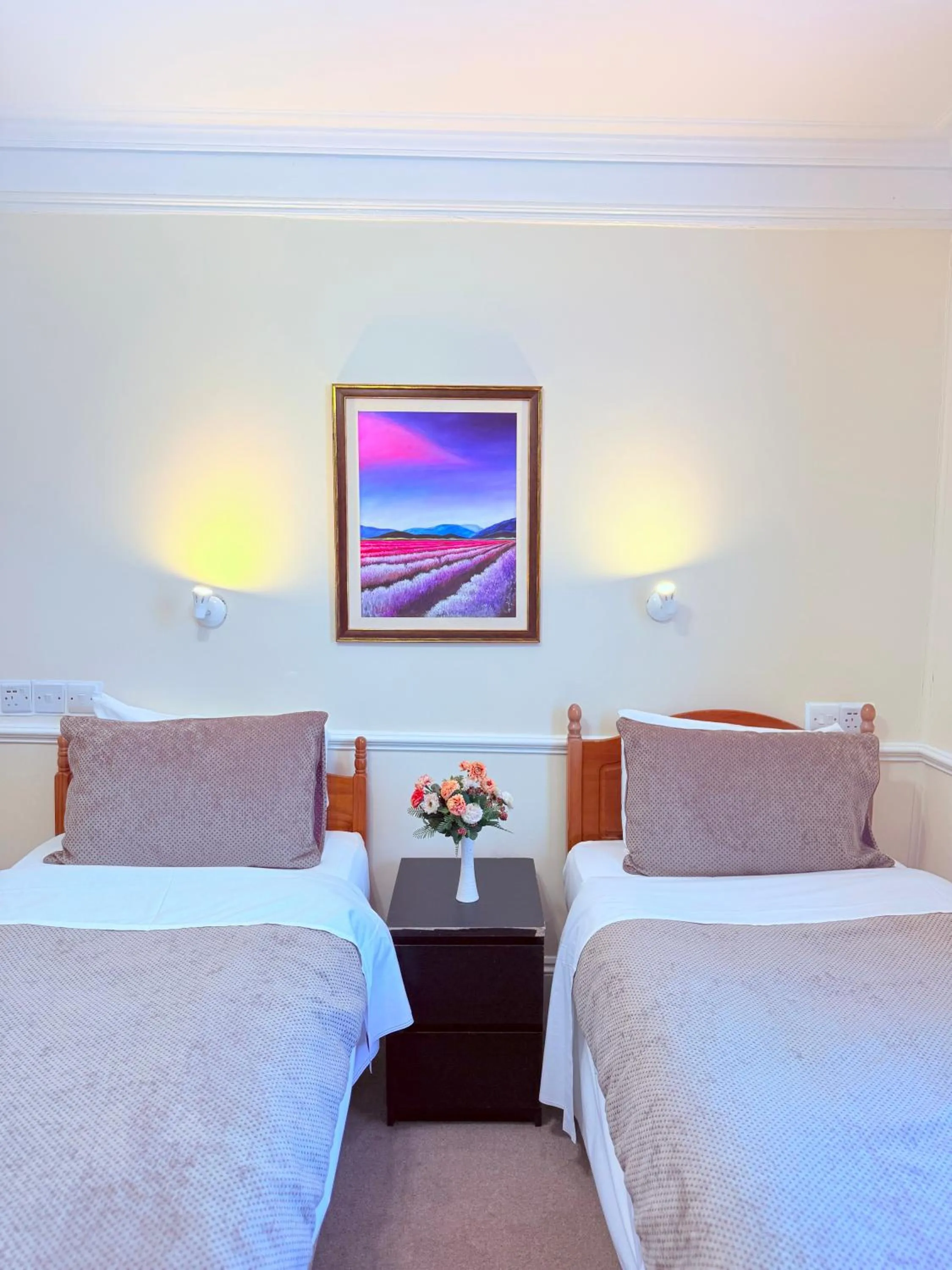 Bedroom, Bed in Europa House Hotel, London Paddington