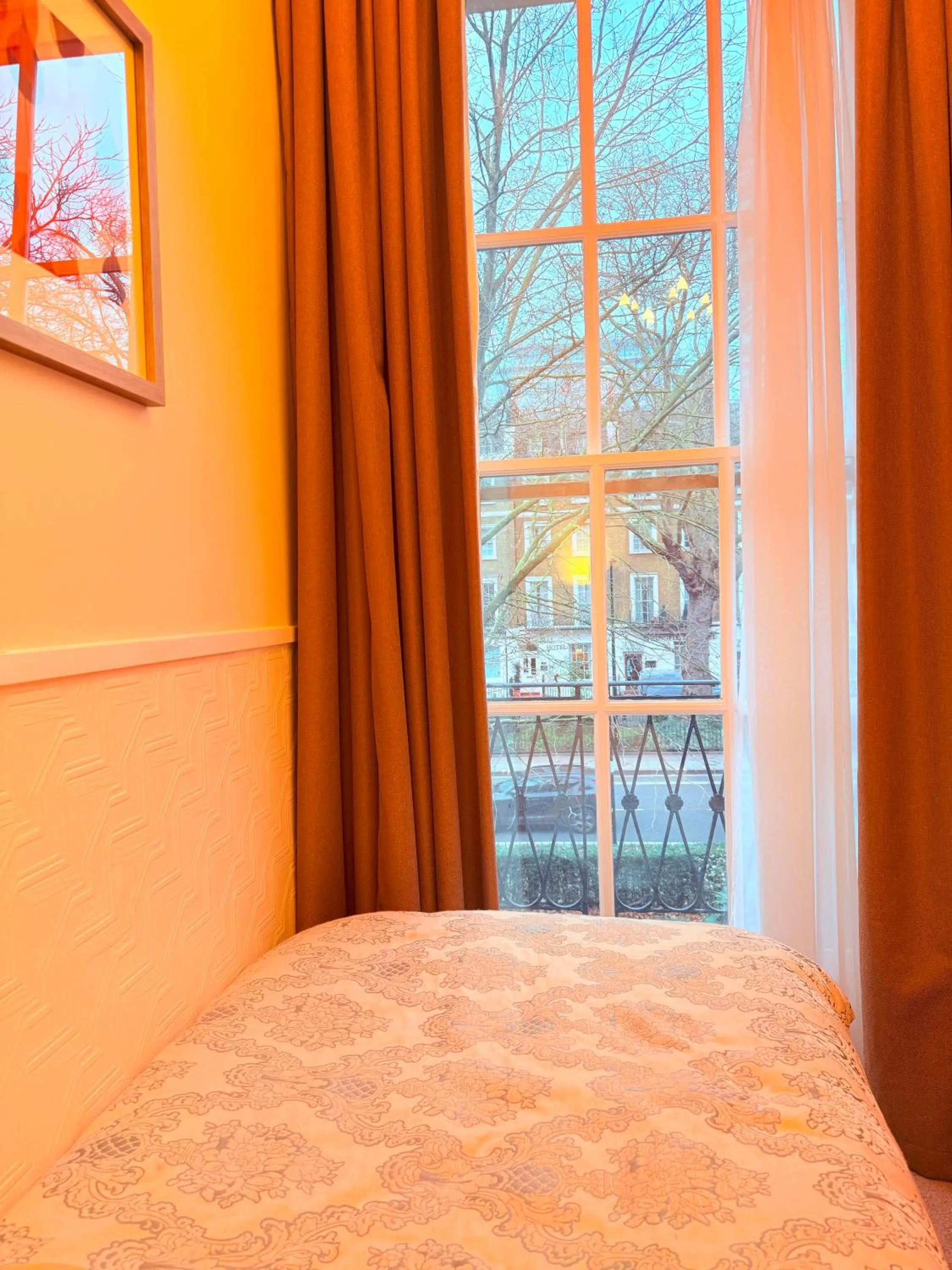 Bedroom, Bed in Europa House Hotel, London Paddington