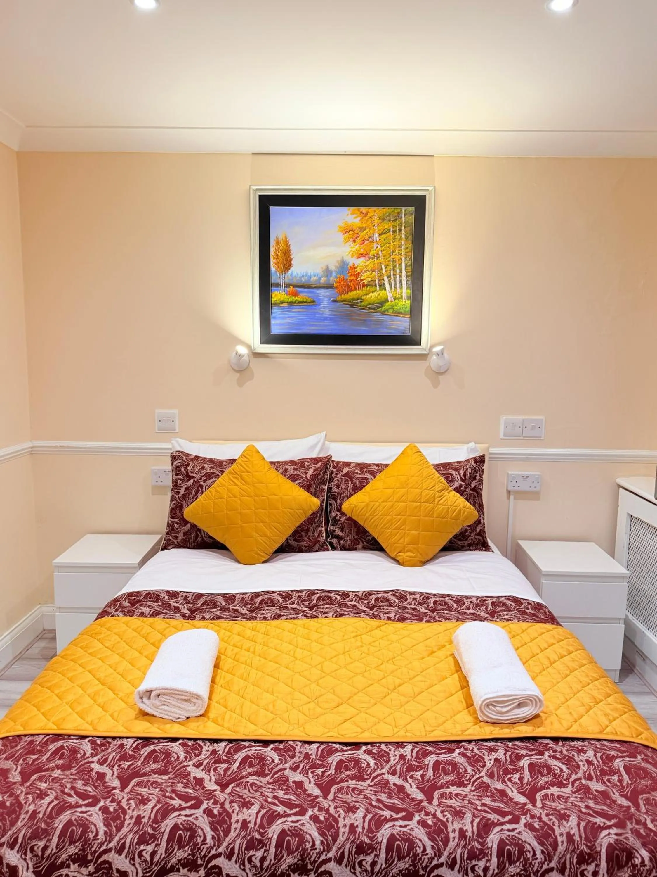 Bedroom, Bed in Europa House Hotel, London Paddington