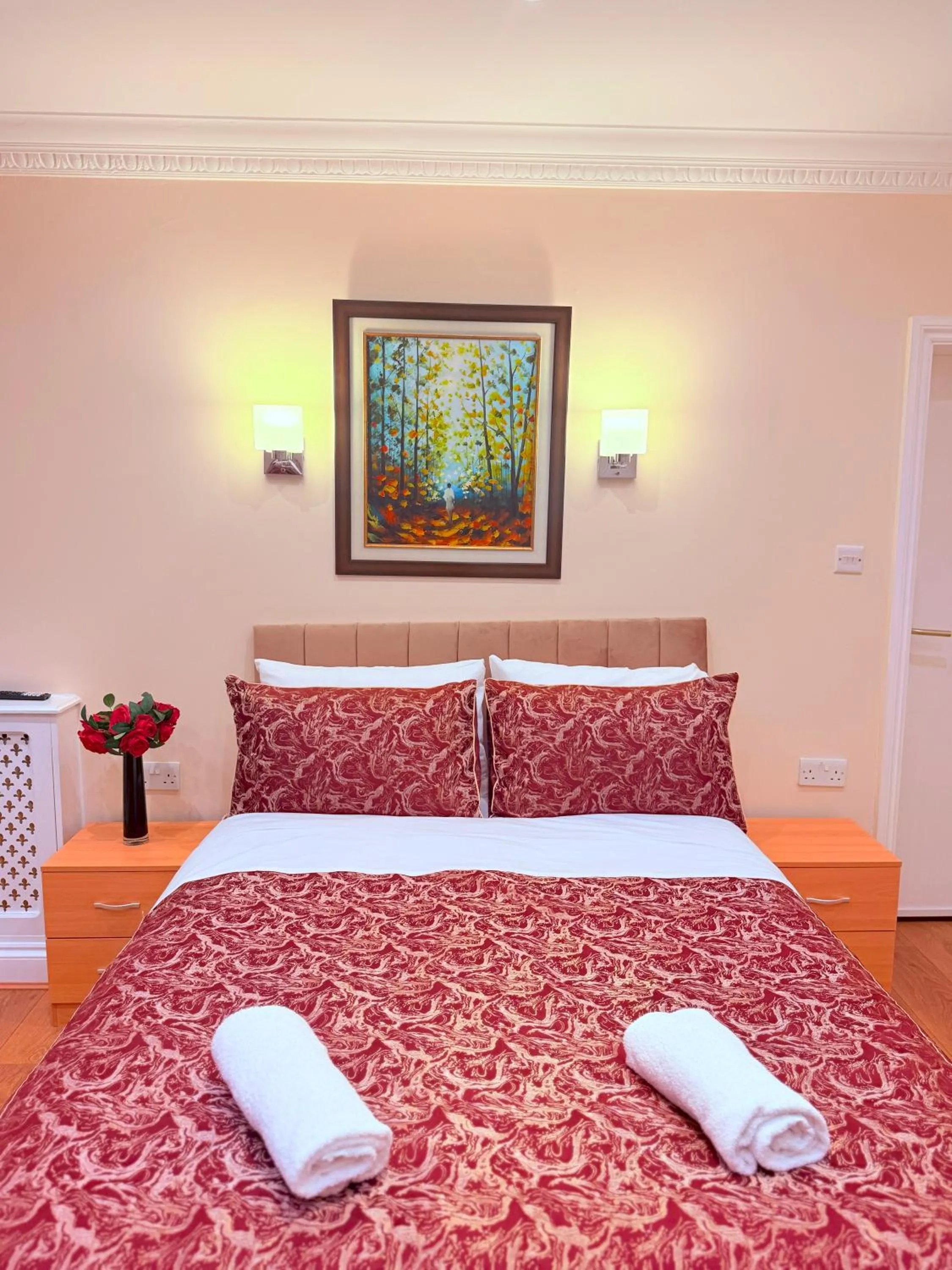 Bed in Europa House Hotel, London Paddington