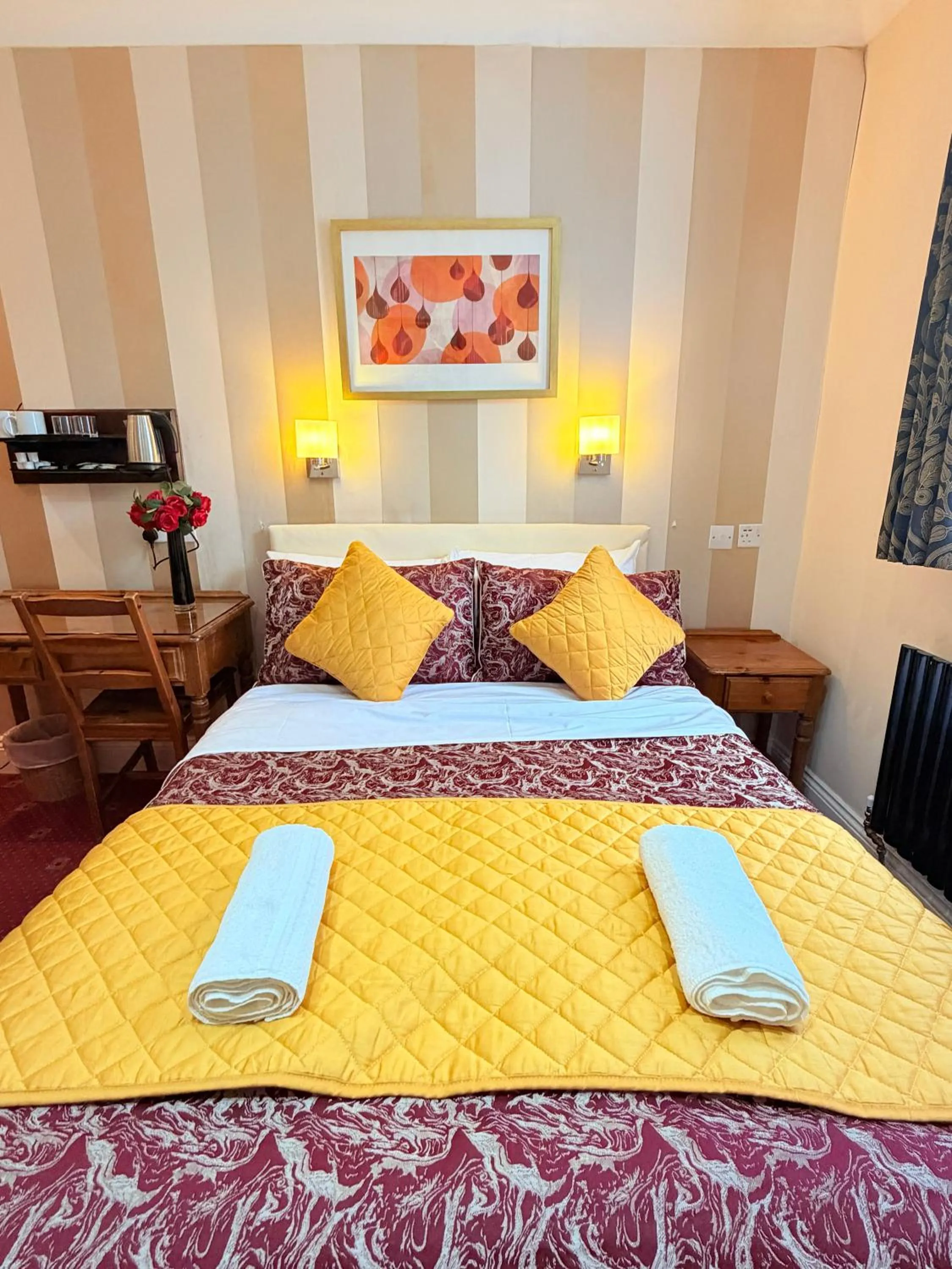 Bedroom, Bed in Europa House Hotel, London Paddington