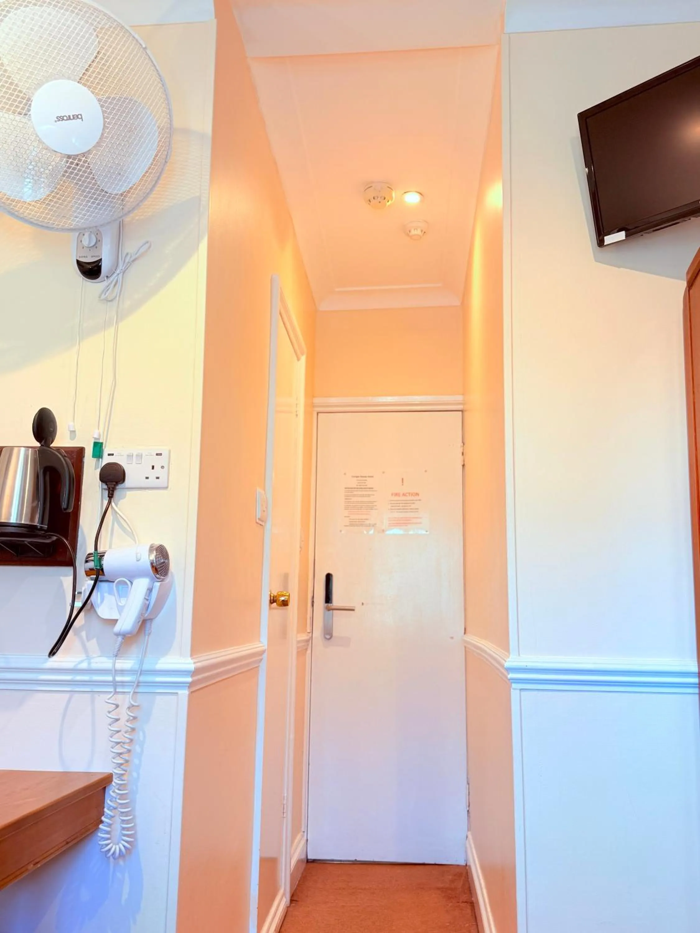 Bedroom in Europa House Hotel, London Paddington