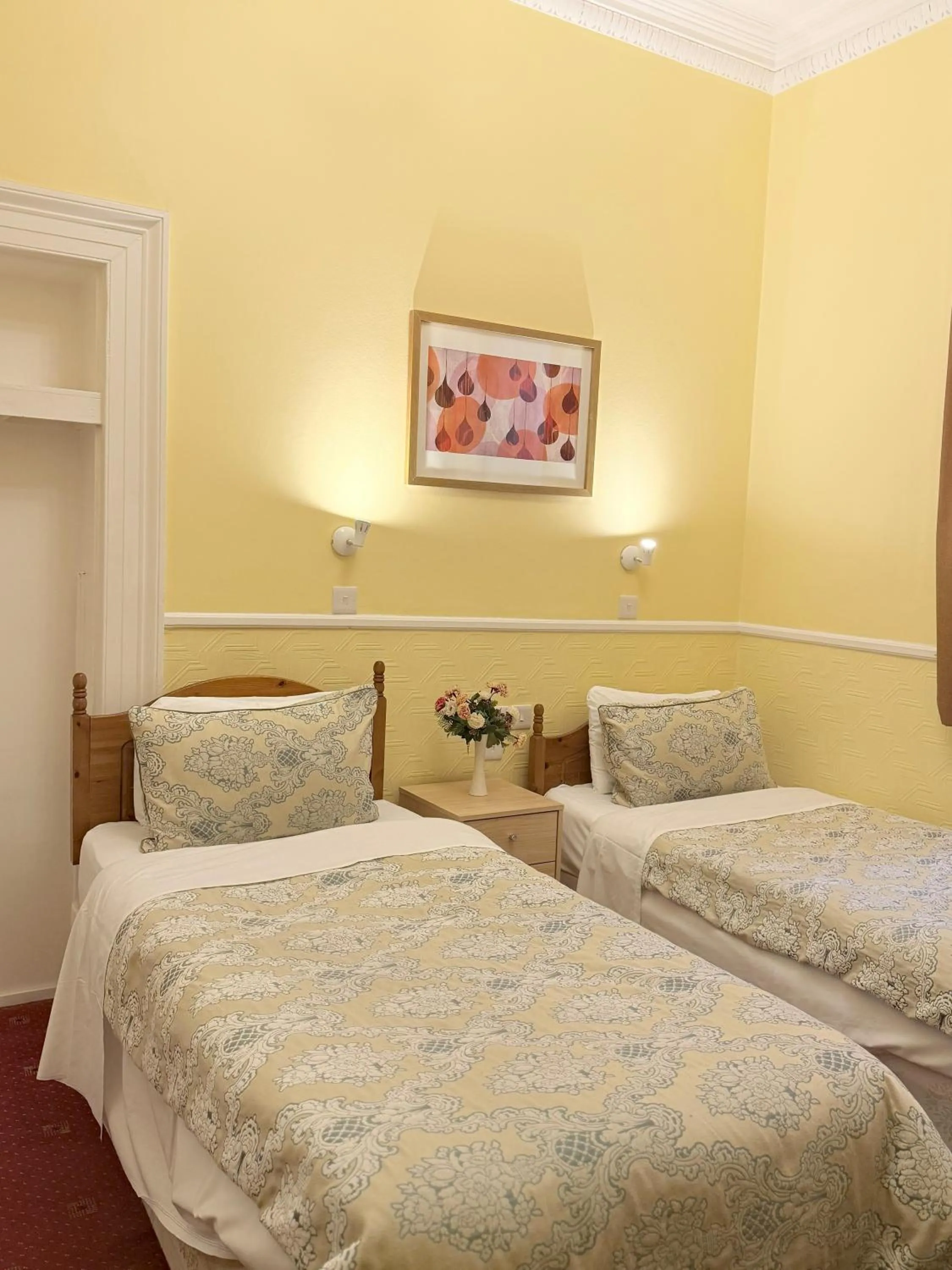 Bedroom, Bed in Europa House Hotel, London Paddington