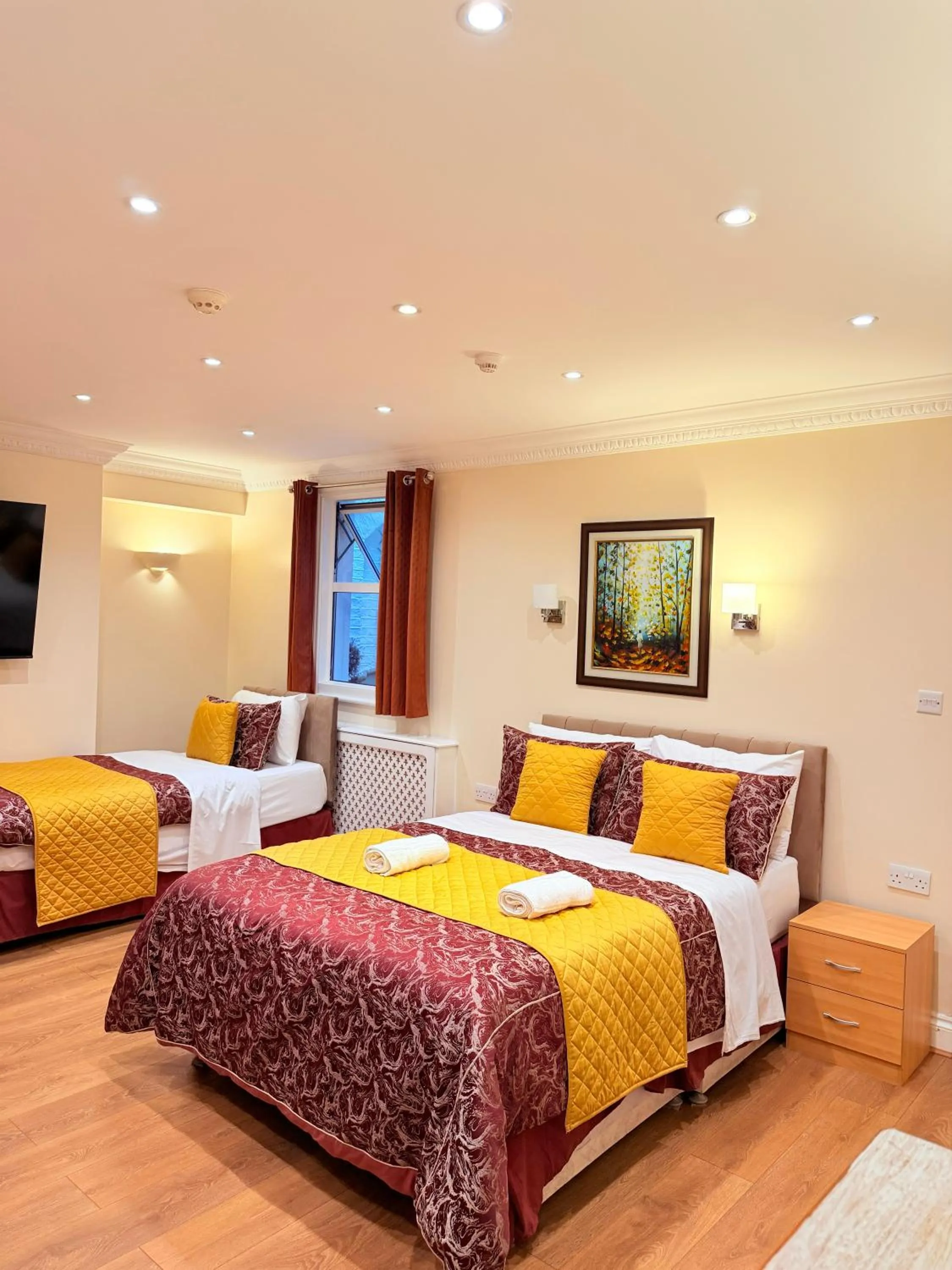 Bedroom, Bed in Europa House Hotel, London Paddington