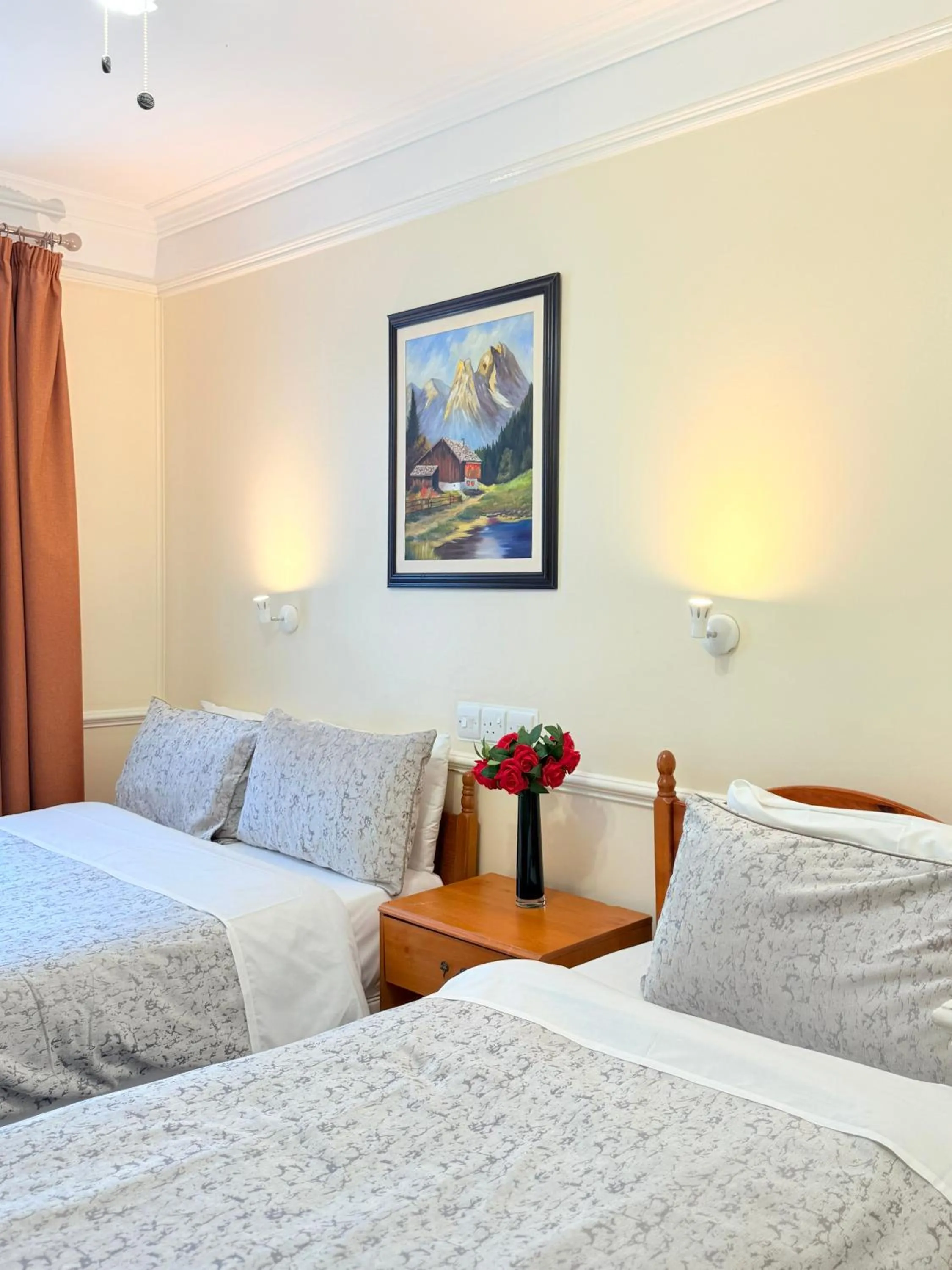 Bedroom, Bed in Europa House Hotel, London Paddington