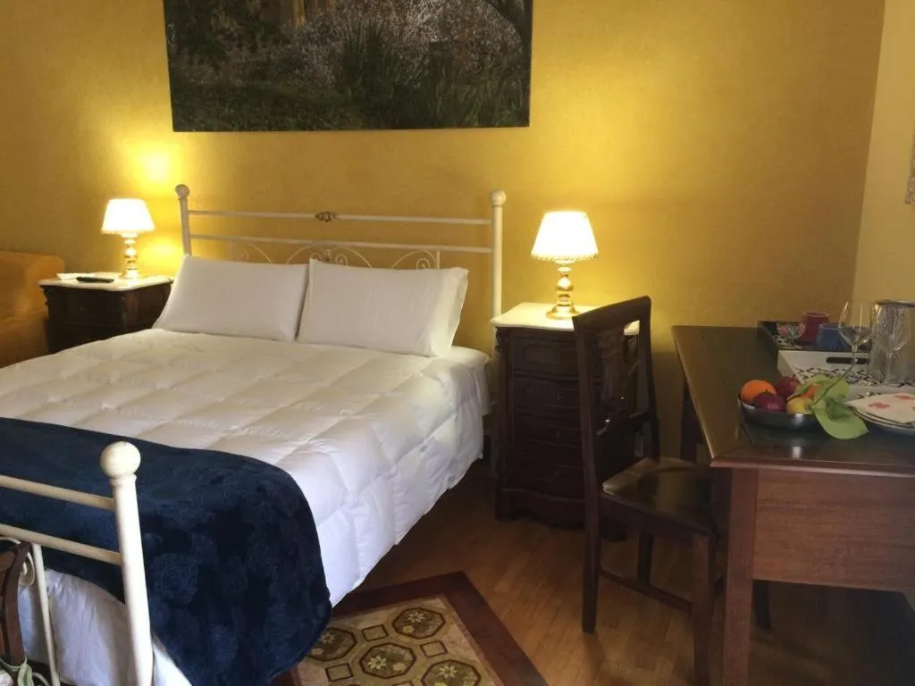 Bed in Palazzo Melluso LUXURY SUITE