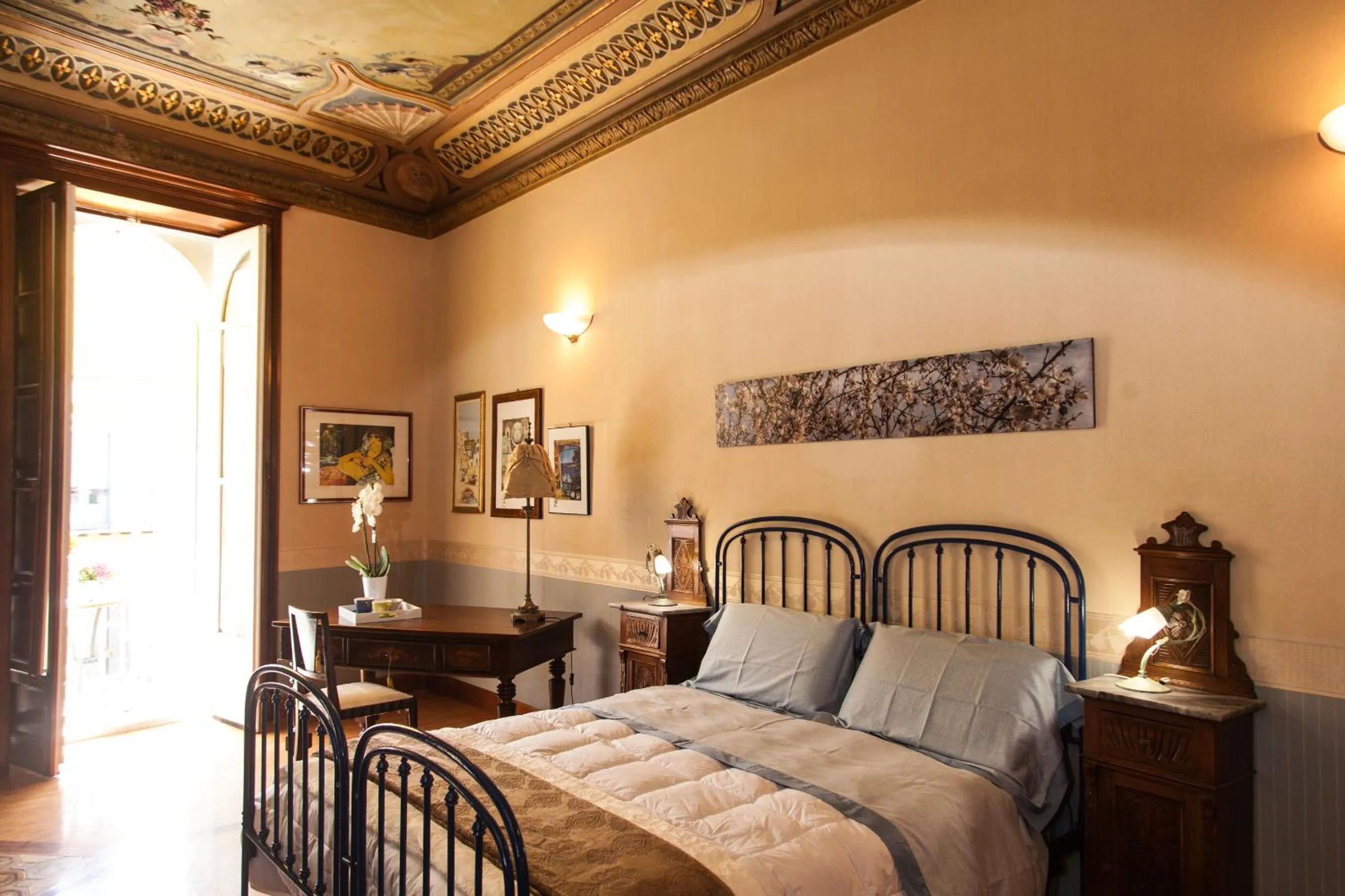 Photo of the whole room in Palazzo Melluso LUXURY SUITE