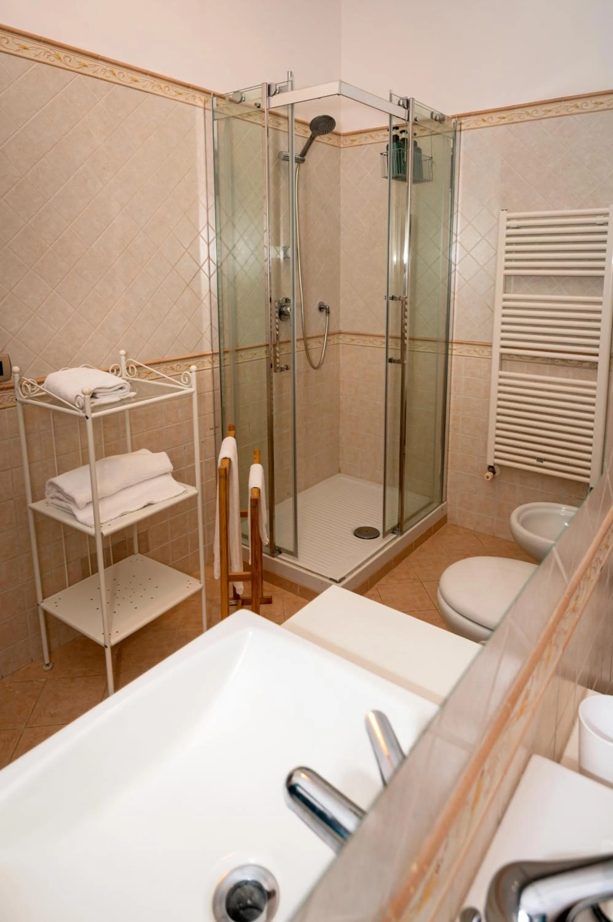 Shower in Maison Cipriani