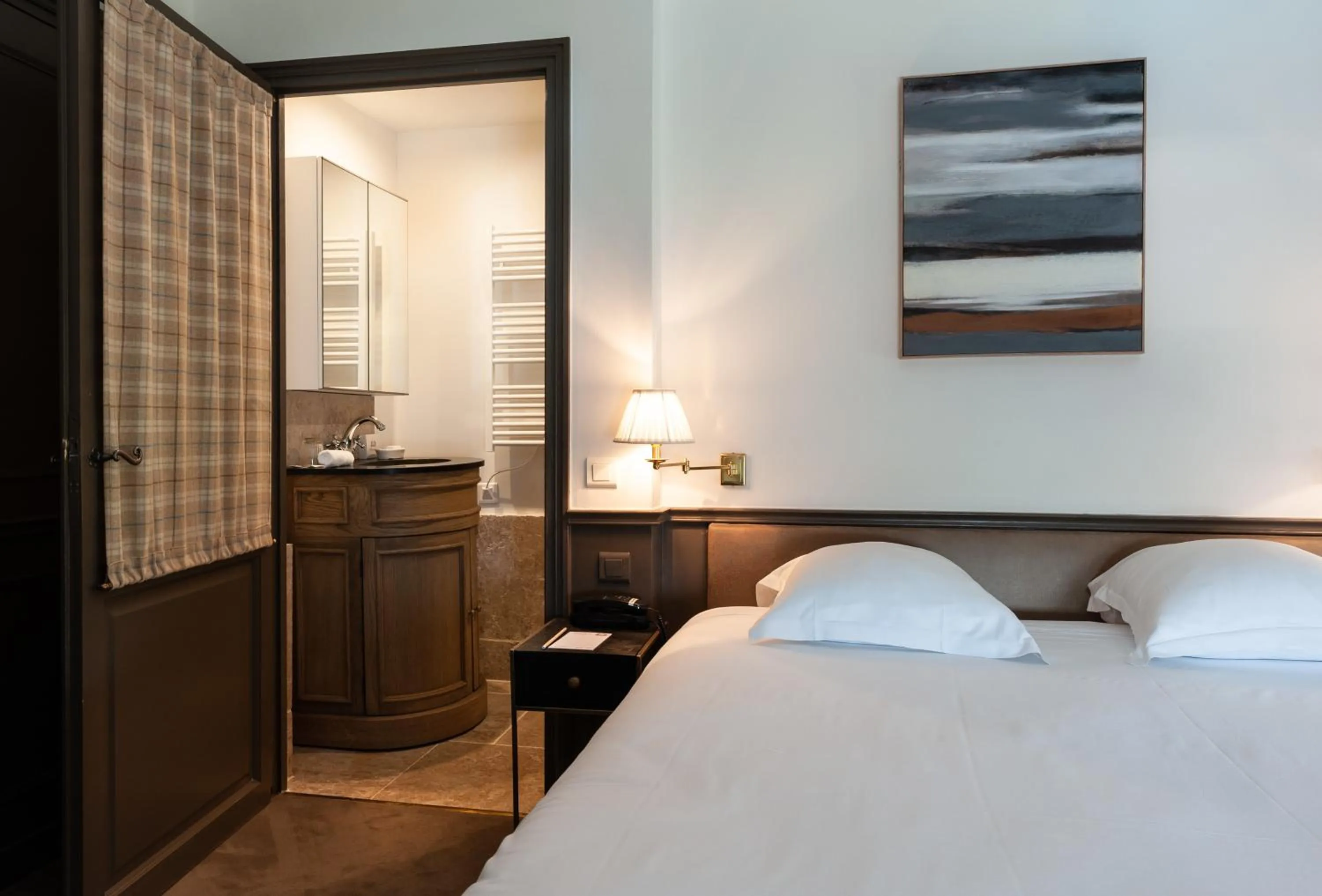 Property building, Bed in Château de Courban and Spa Nuxe