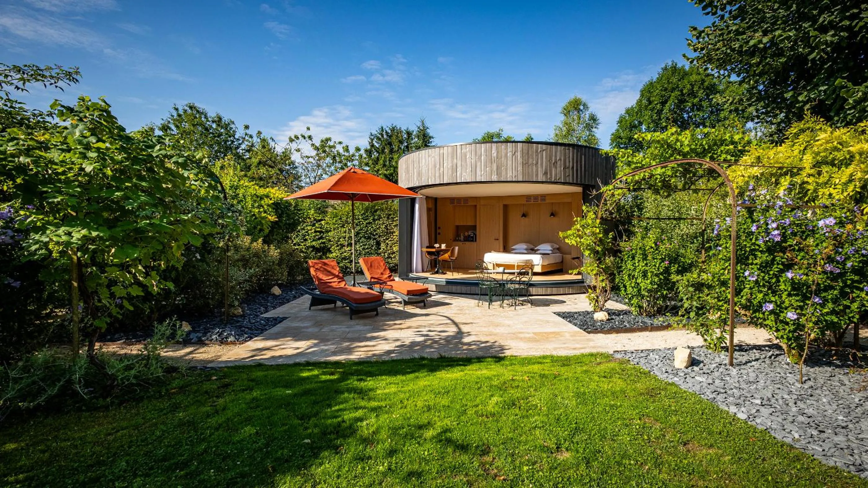 Garden view in Château de Courban and Spa Nuxe