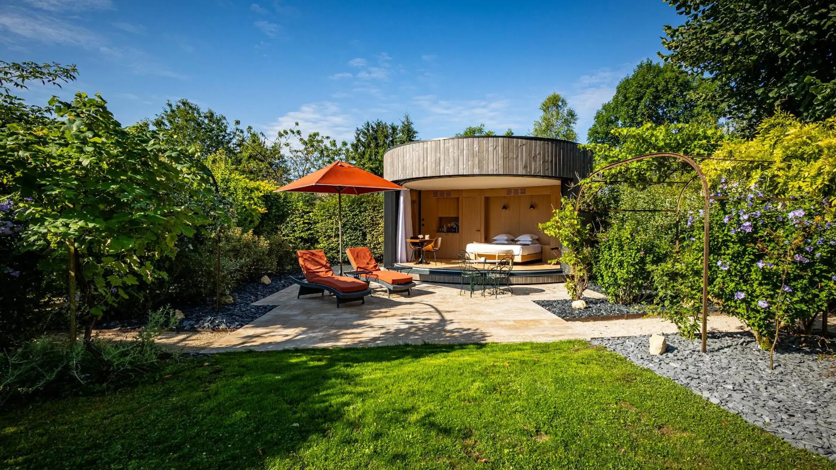 Garden view in Château de Courban and Spa Nuxe Garden view in Château de Courban and Spa Nuxe