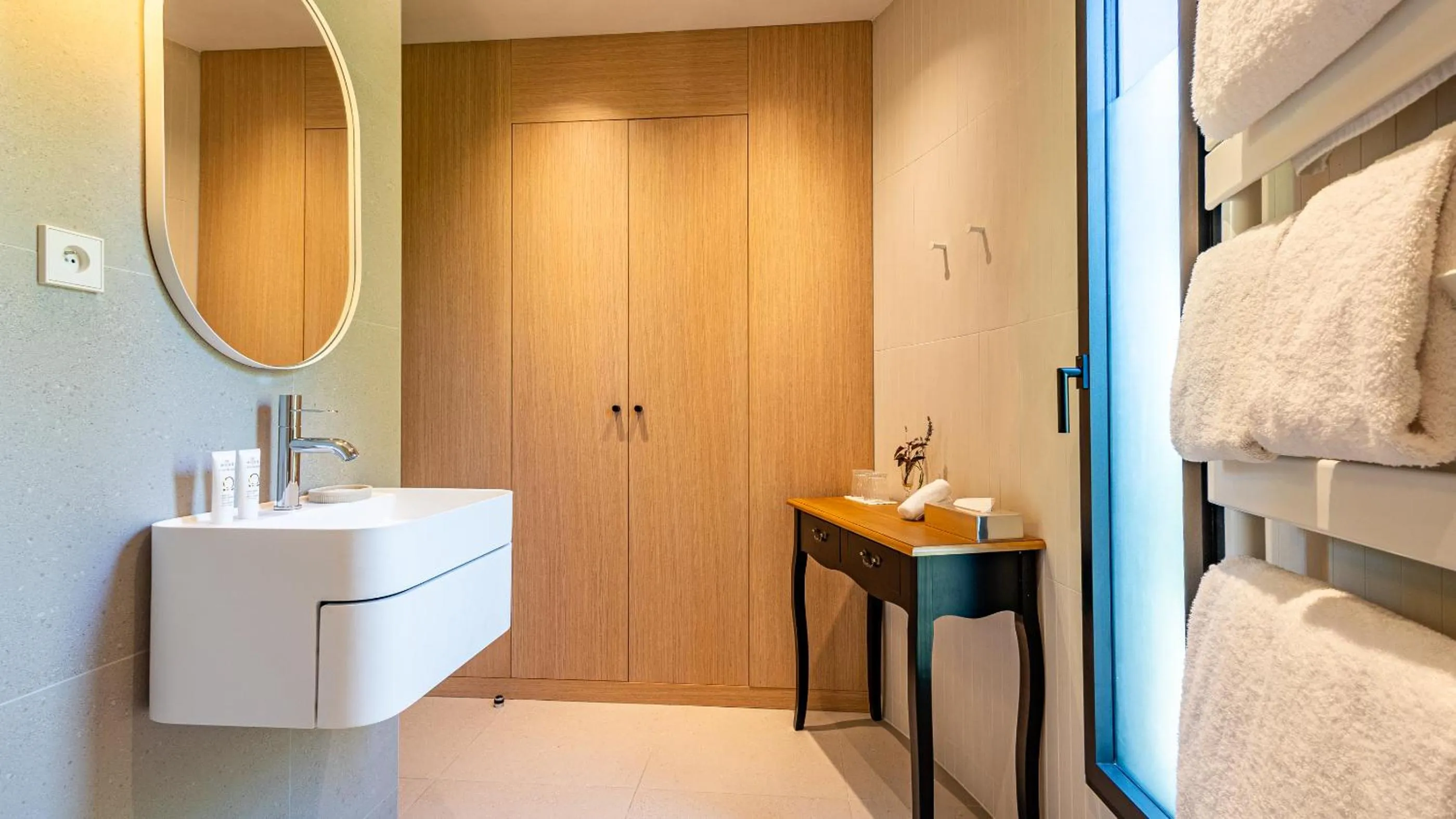 Bathroom, Bed in Château de Courban and Spa Nuxe