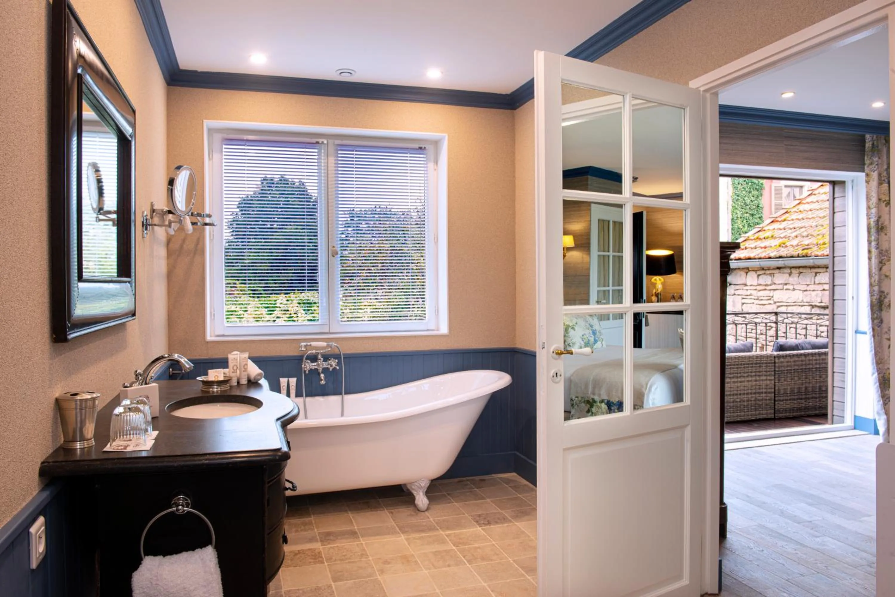 Bathroom in Château de Courban and Spa Nuxe