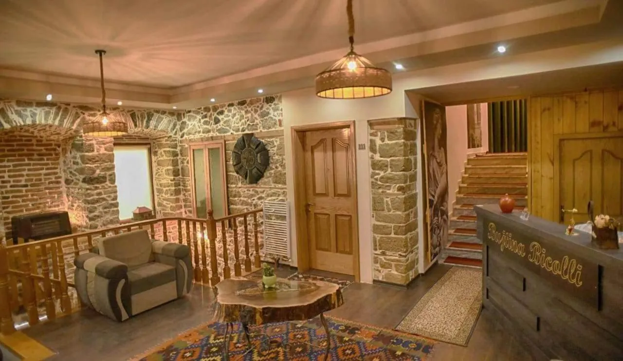 Lobby or reception in Hotel Bujtina Bicolli
