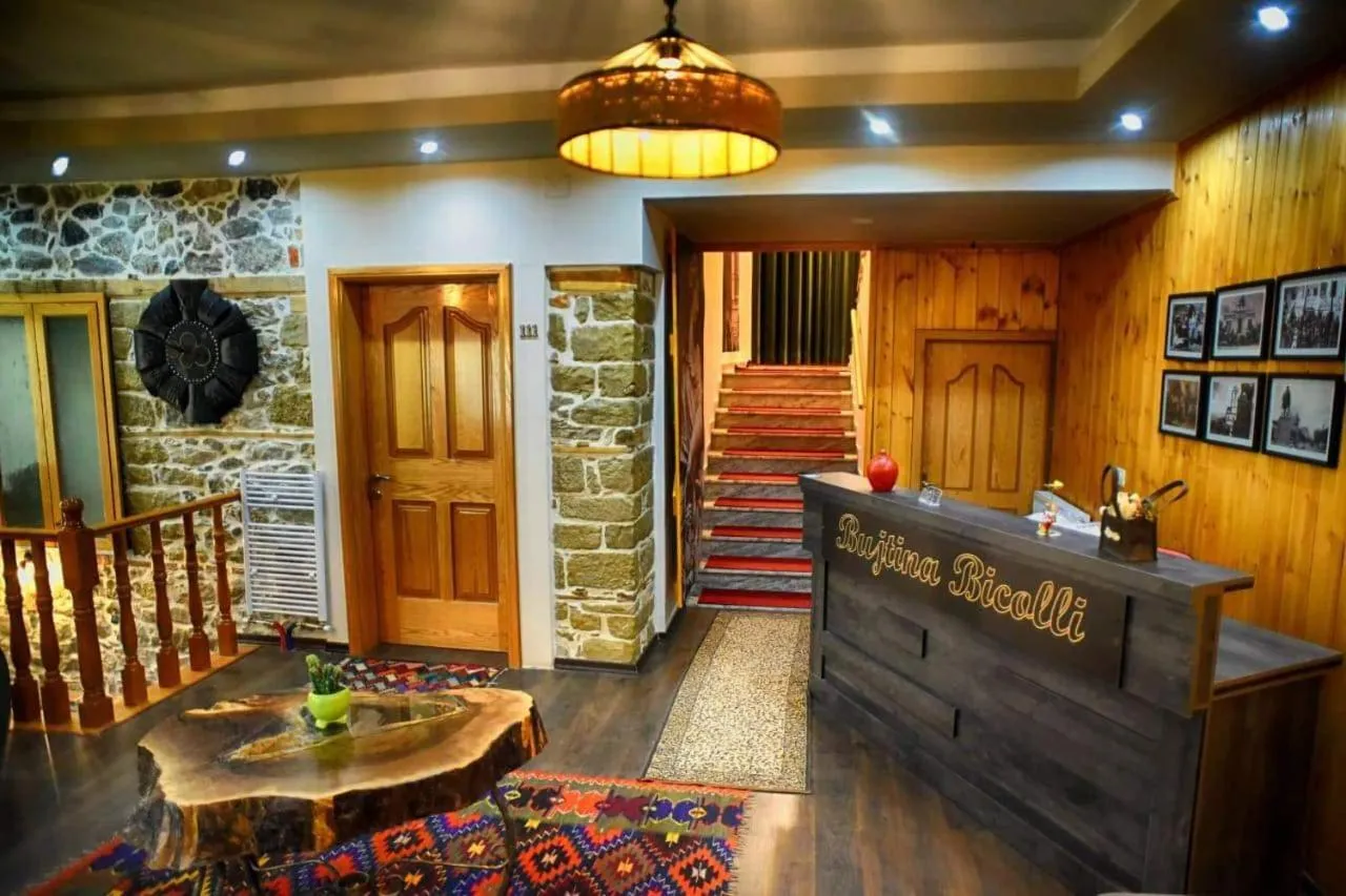 Lobby or reception in Hotel Bujtina Bicolli