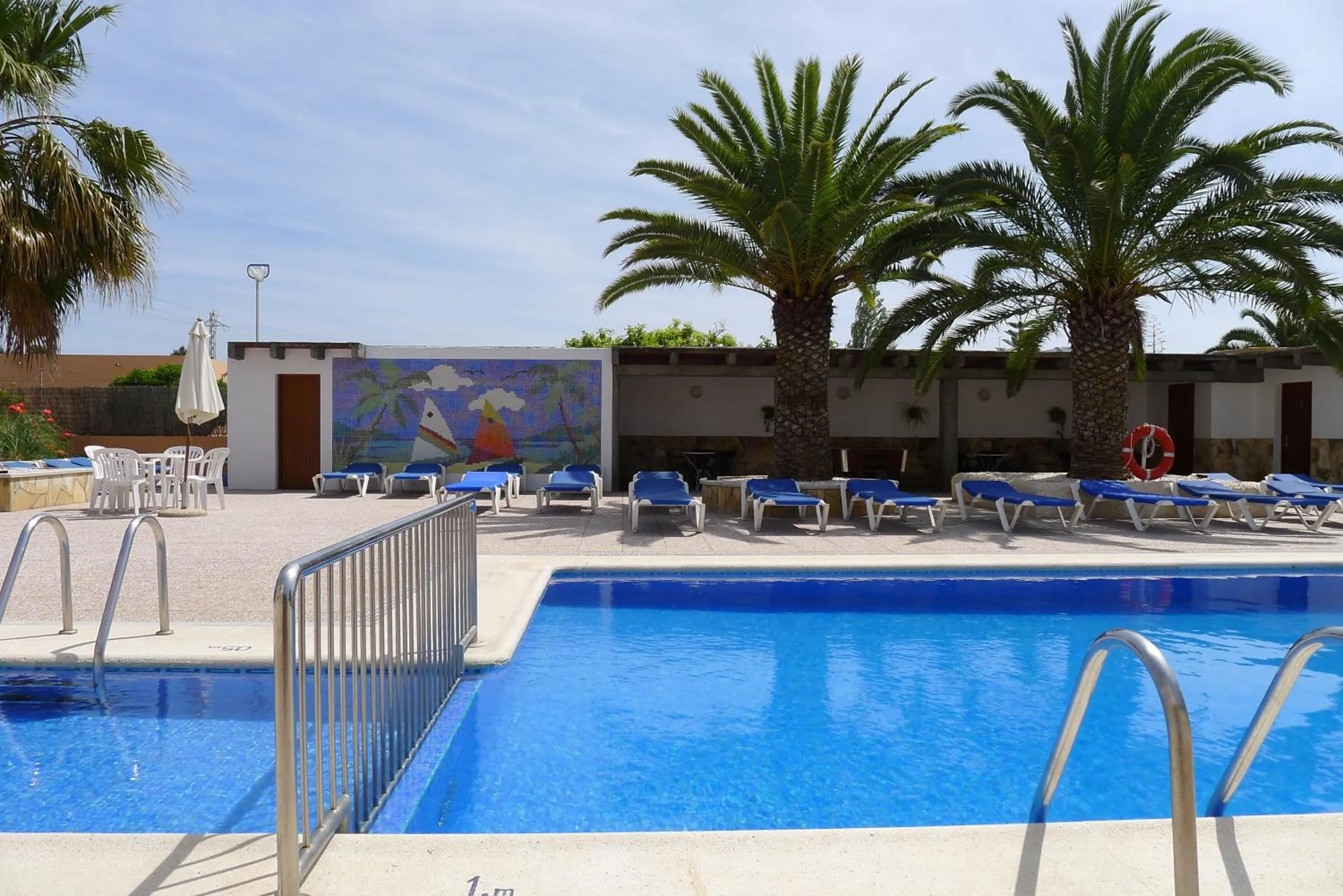 Swimming pool in Apartamentos Zodiac