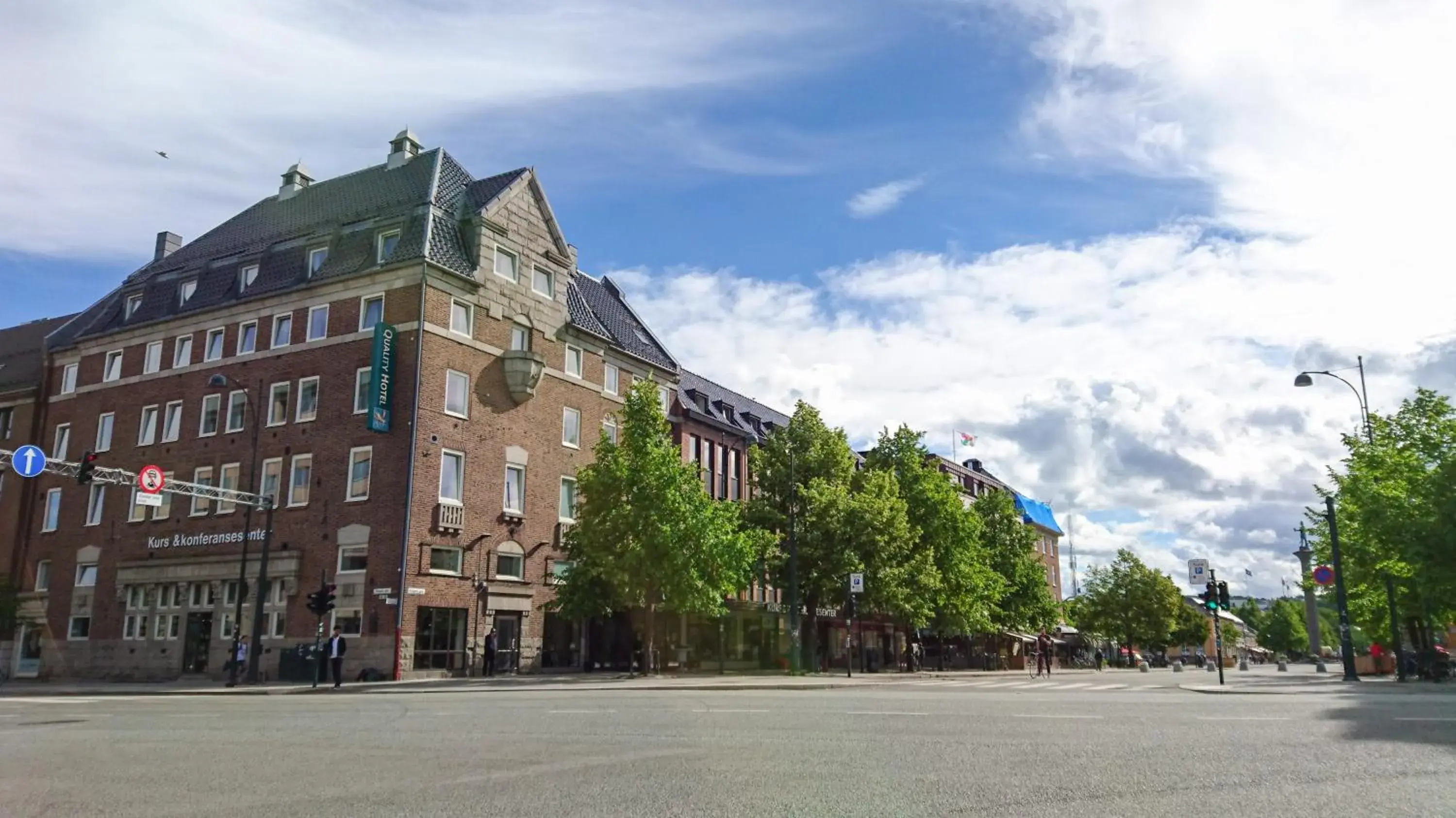 Facade/entrance in Quality Hotel Augustin Facade/entrance in Quality Hotel Augustin
