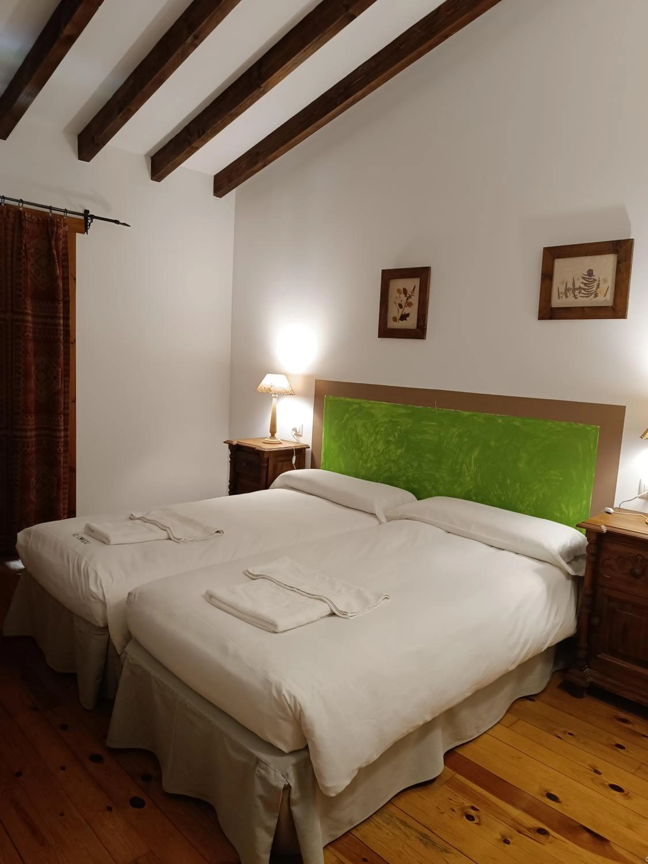Bedroom, Bed in Viviendas Rurales El Covaju