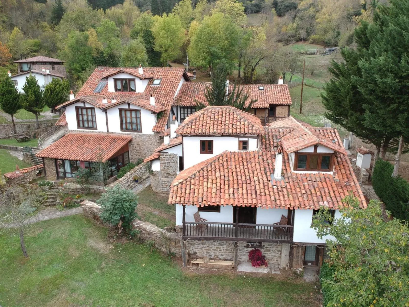 Property building in Viviendas Rurales El Covaju