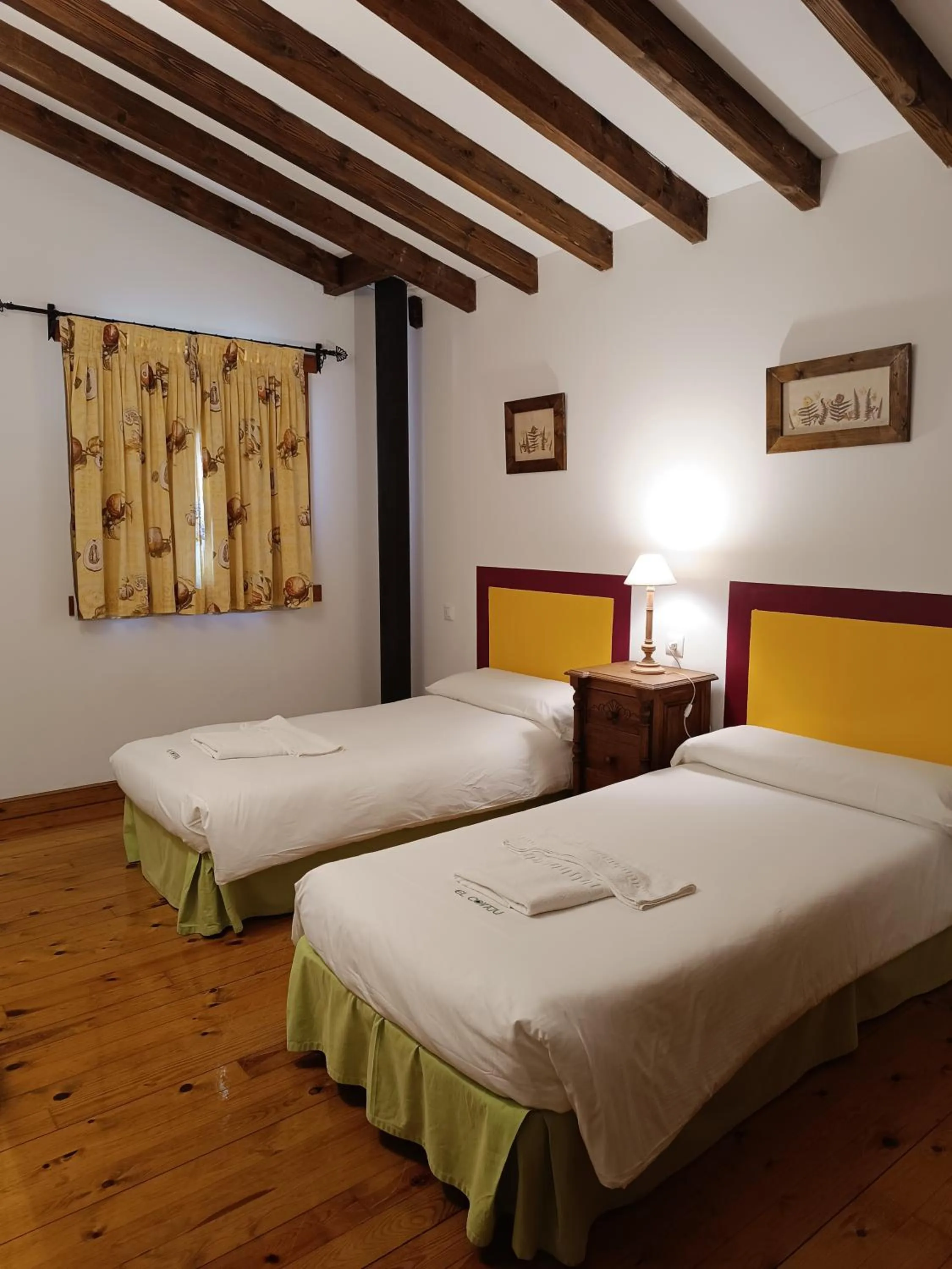 Bedroom, Bed in Viviendas Rurales El Covaju