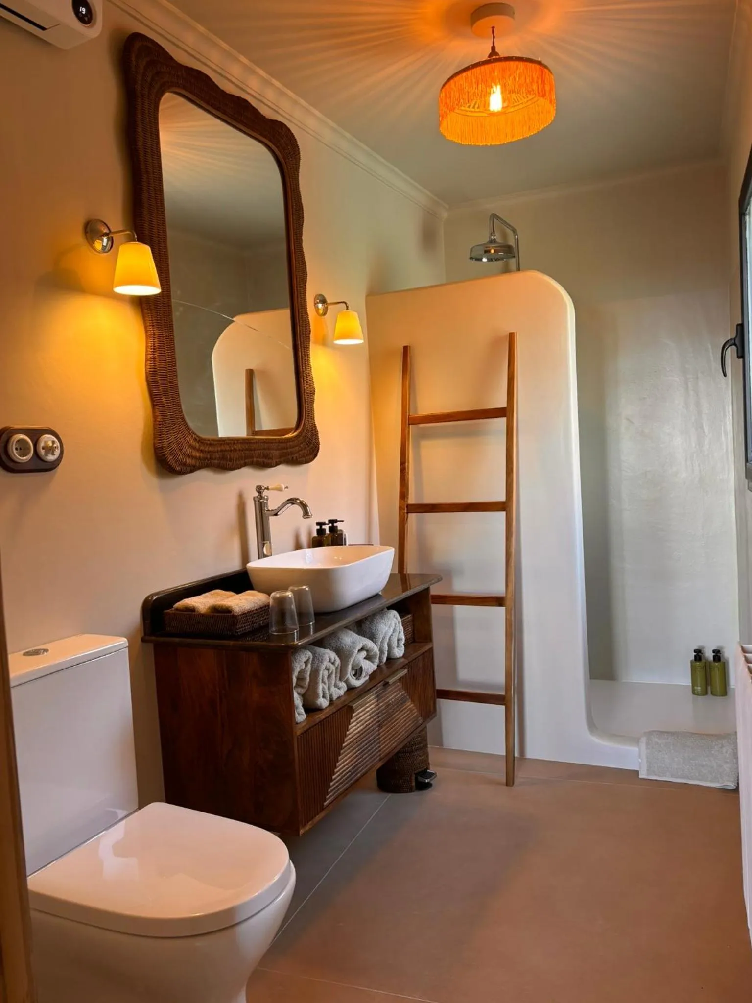 Shower, Bed in Casa Con Destino