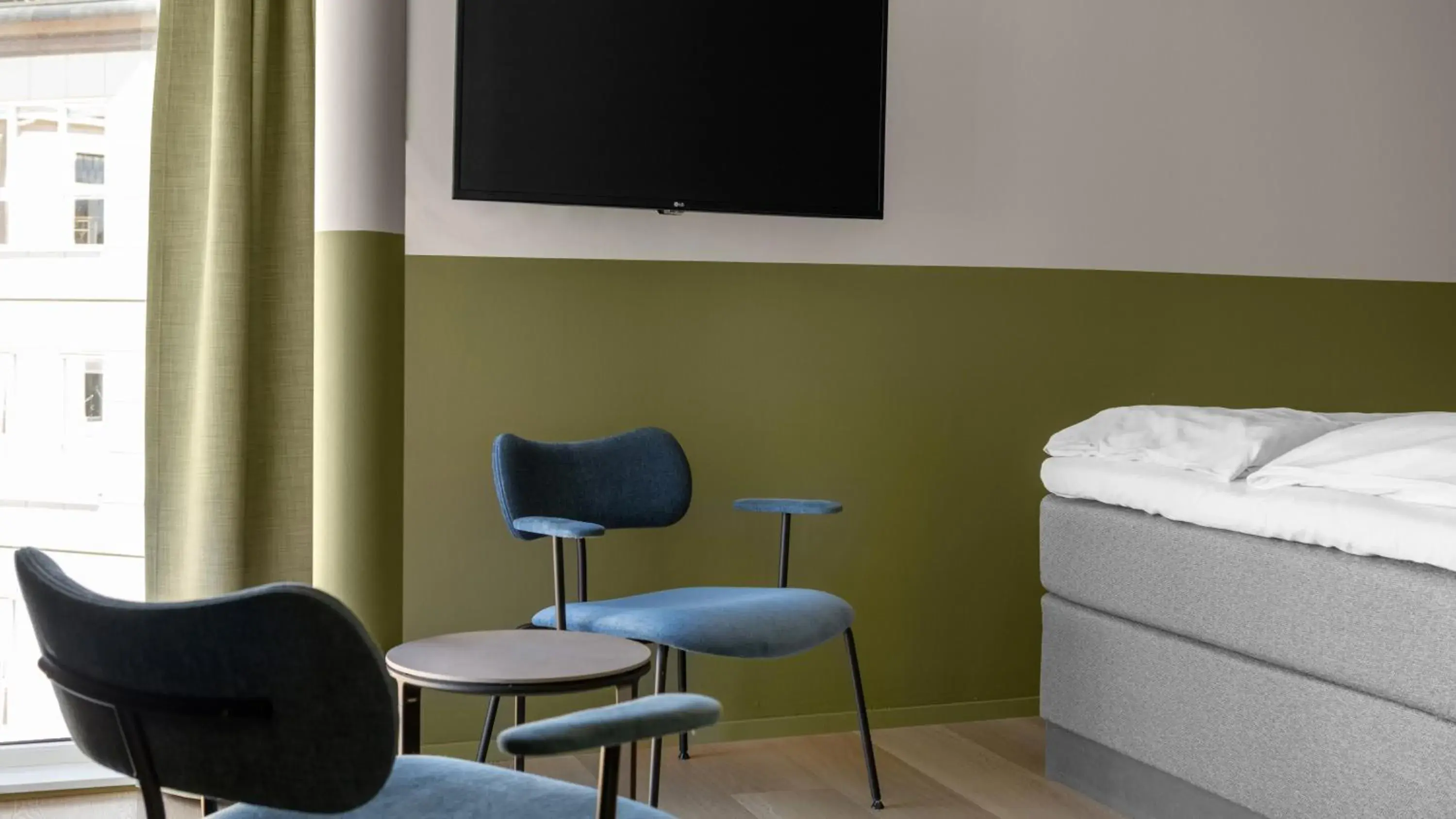 Seating area, Bed in Comfort Hotel Trondheim Seating area, Bed in Comfort Hotel Trondheim