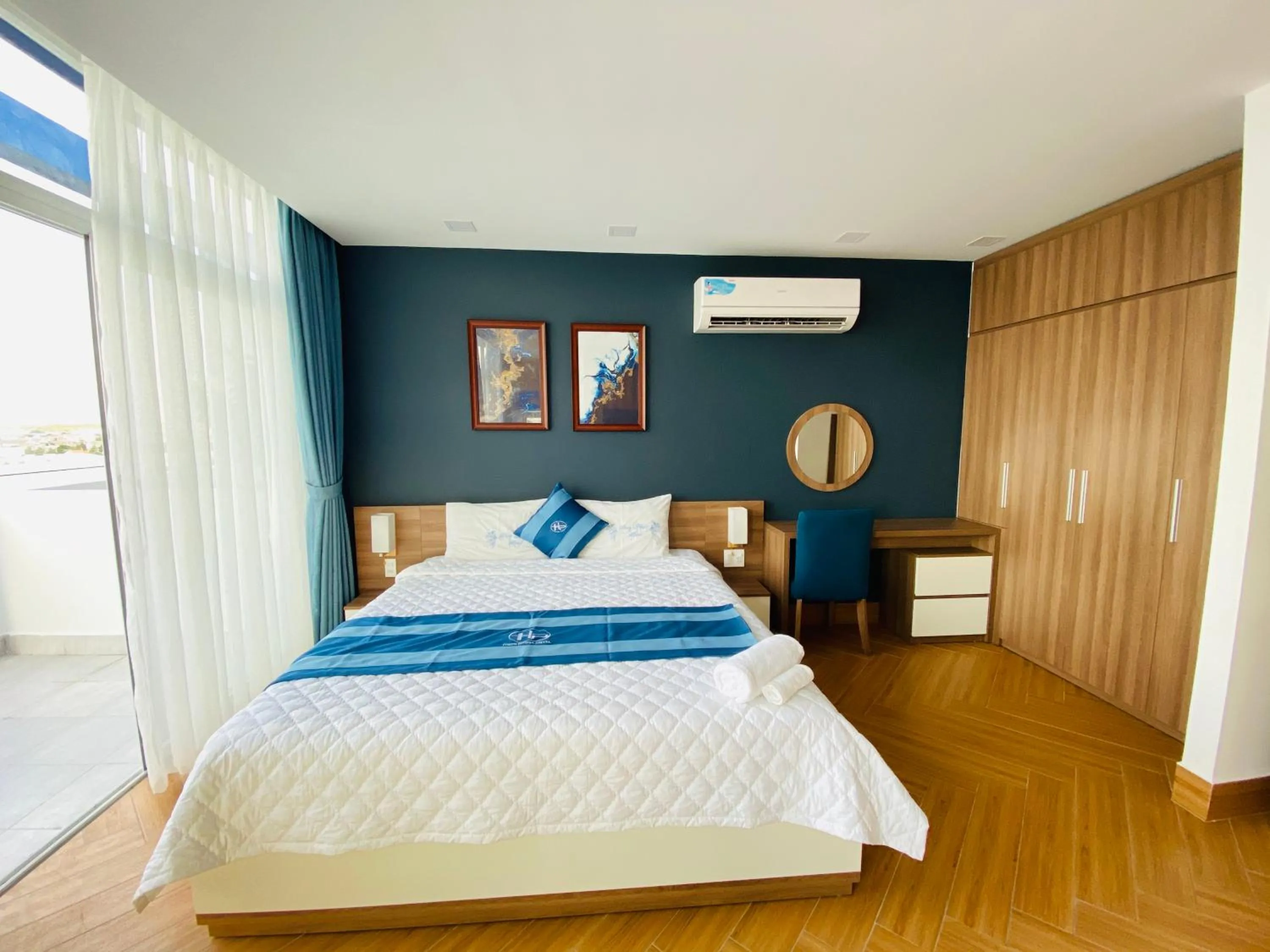 Photo of the whole room, Bed in Hung Phuoc Hotel