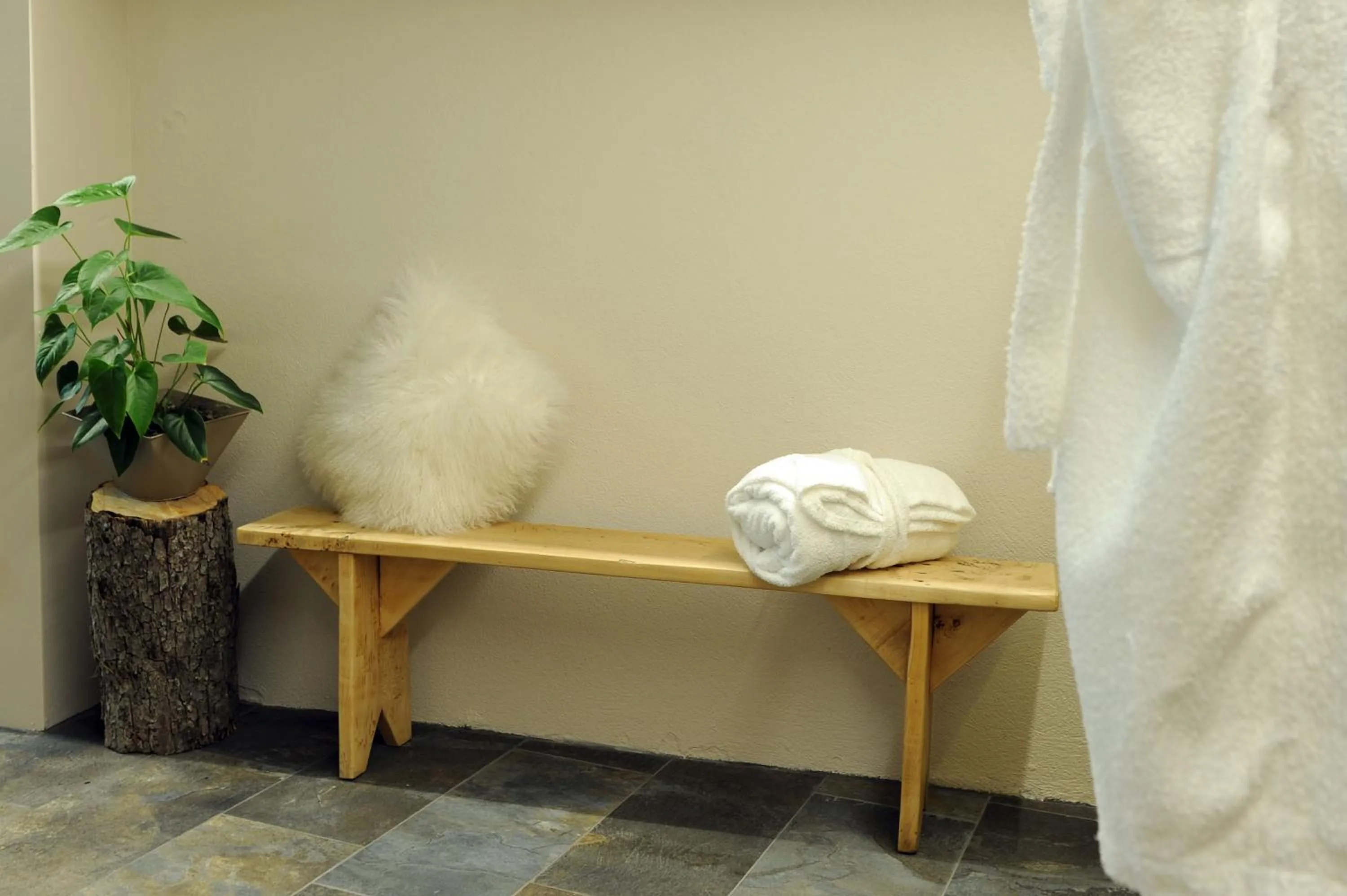 Spa and wellness centre/facilities in Logis Hôtel La Brèche de Roland