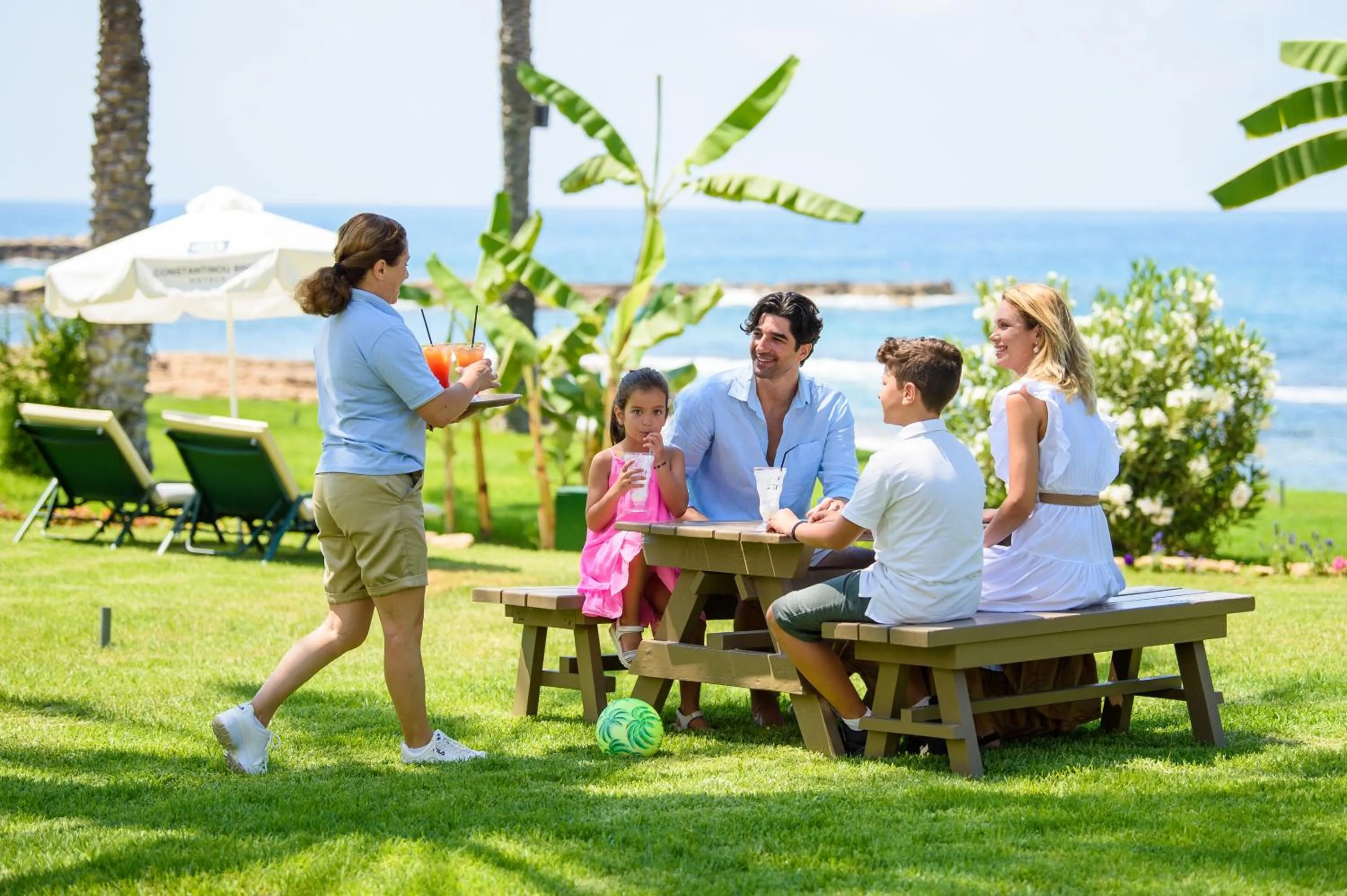 Drinks in Constantinou Bros Athena Beach Hotel